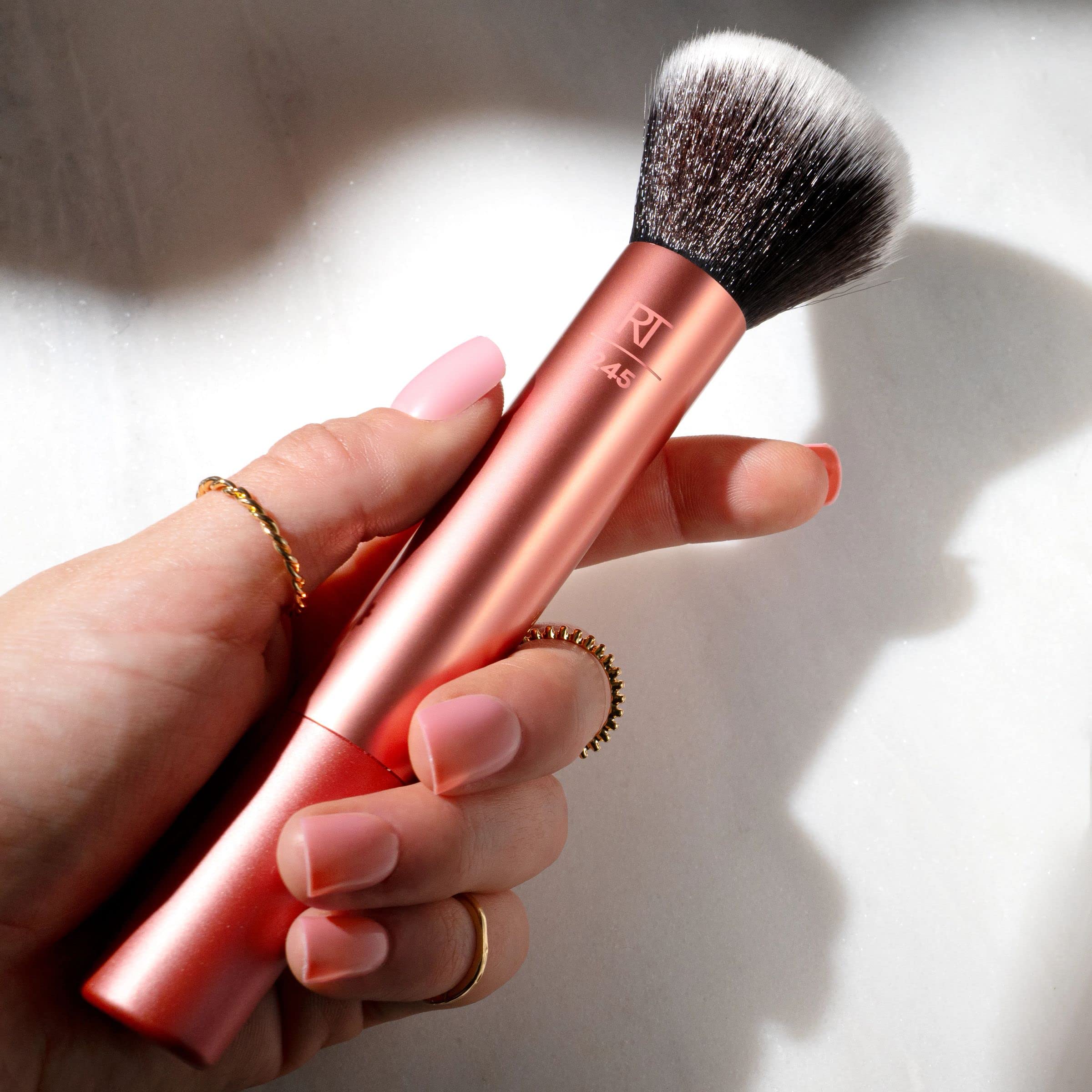 Real Techniques Everything Face Makeup Brush - Flawless Finish & Streak Free Application for Foundation & Powder | Soft Fluffy Cruelty-Free Face Brush (1 Count, Orange) | Perfect for Daily Makeup & Professional Looks