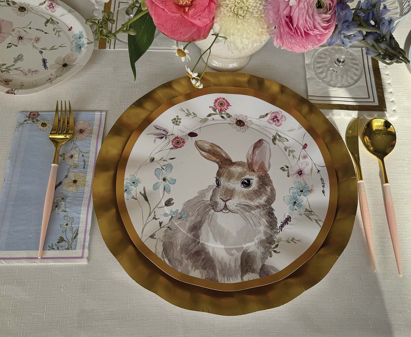 Elegant Wavy Dinner Plates Set of 8 - Easter Tableware for Holiday Dining & Party Decor