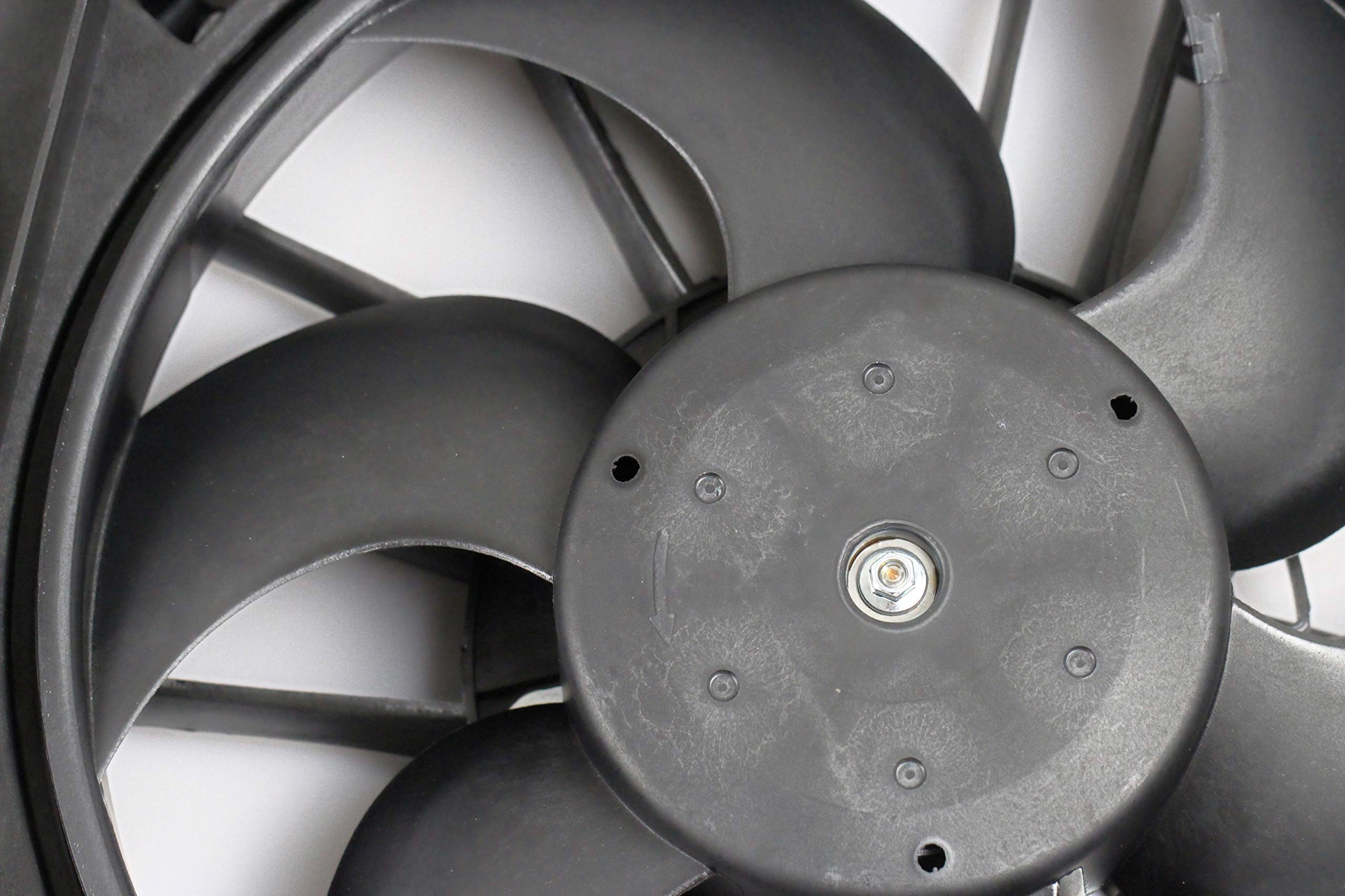 620-039 Engine Radiator Dual Cooling Fan Replacement for 2005-2008 Chrysler 300, 2008 Dodge Challenger, 2006-2008 Charger & Magnum - Compatible with Part Numbers 5137713AA, 5174358AA, CH3115132 - Perfect for Overheating Prevention & Enhanced Engine Cooling