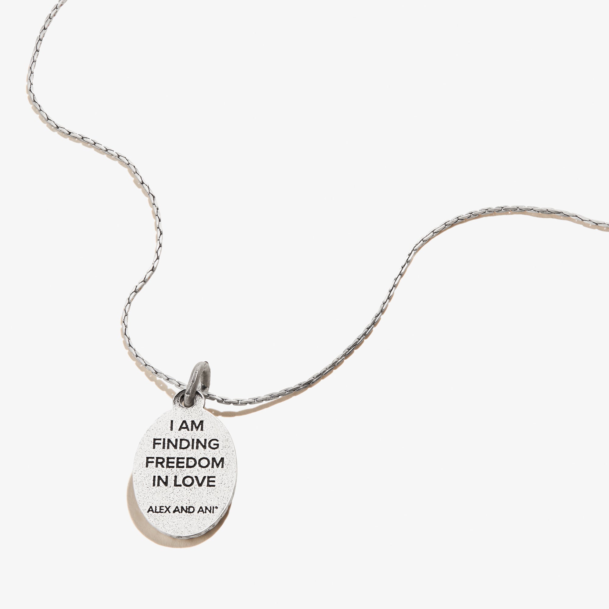 Heart Embossed Charm Necklace - Elegant Silver Pendant for Women, Perfect for Valentine's Day Gifts & Romantic Date Nights