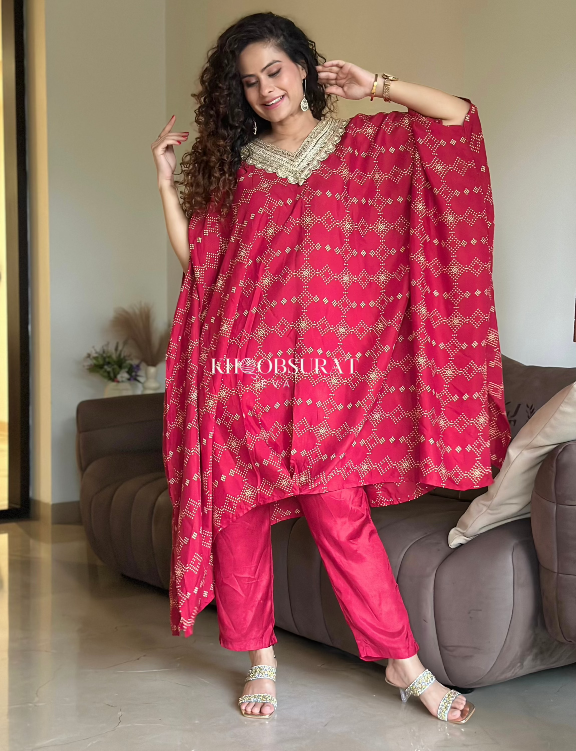 Elegant Indian Wedding Red Kaftan Set for Women - Traditional Bridal Gown & Dupatta - Perfect for Mehndi, Sangeet & Reception Ceremonies