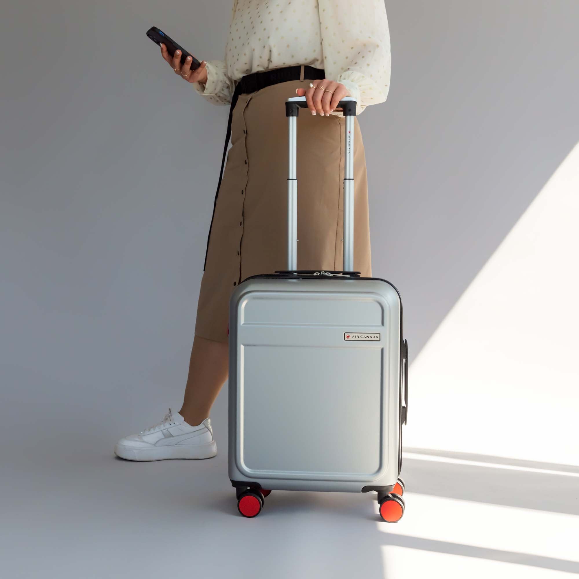 Air Canada Magnum Hardside Carry On Luggage - Lightweight Spinner Suitcase for Travel, Business Trips & Weekend Getaways | TSA Approved Cabin Bag