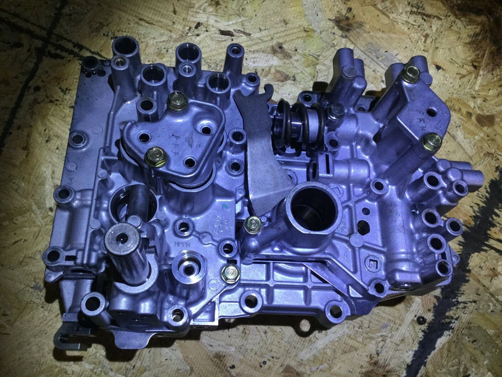 04 05 06 BMW X3 E83 3.0L Automatic Transmission Valve Body OEM D33 - Replacement Part for Smooth Gear Shifting & Improved Performance