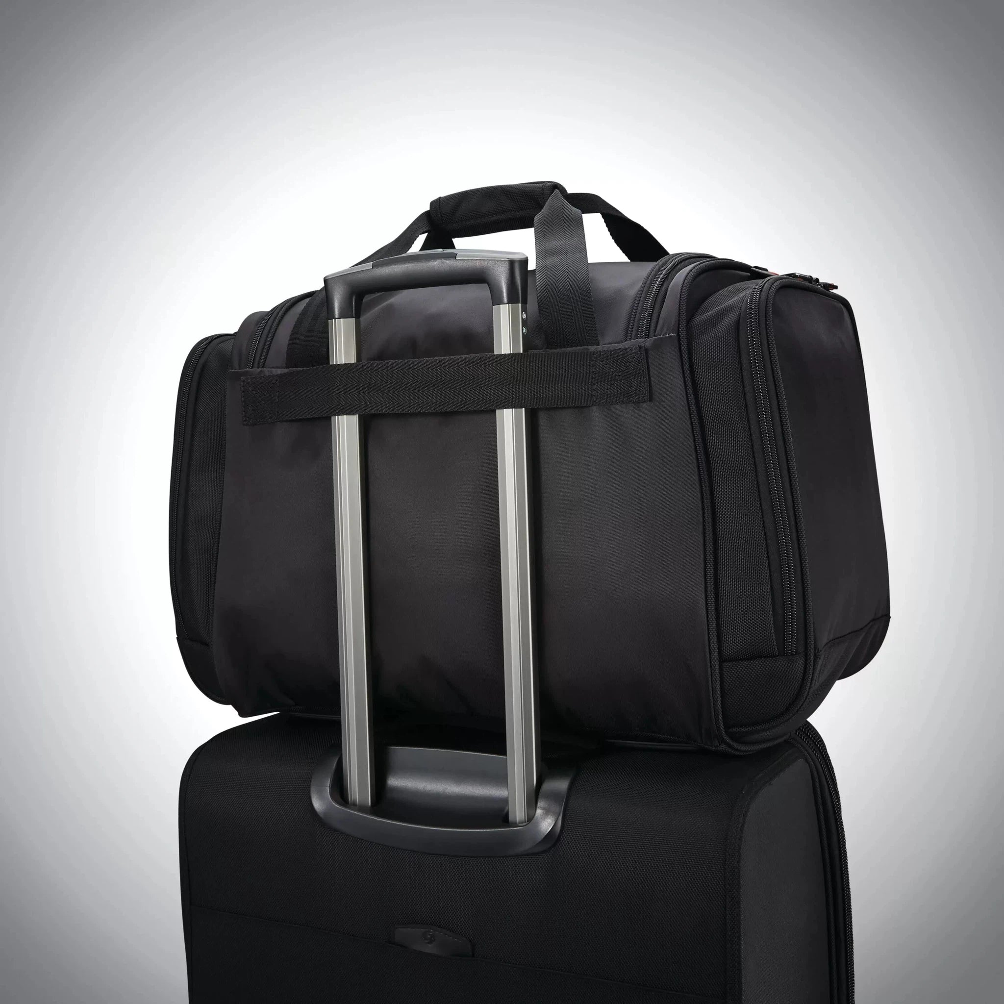 Samsonite Pro Duffel Bag - Large Travel Duffel with Wheels, Water-Resistant Luggage for Gym, Sports & Business Trips | Perfect for Air Travel, Weekend Getaways & Workout Gear Storage