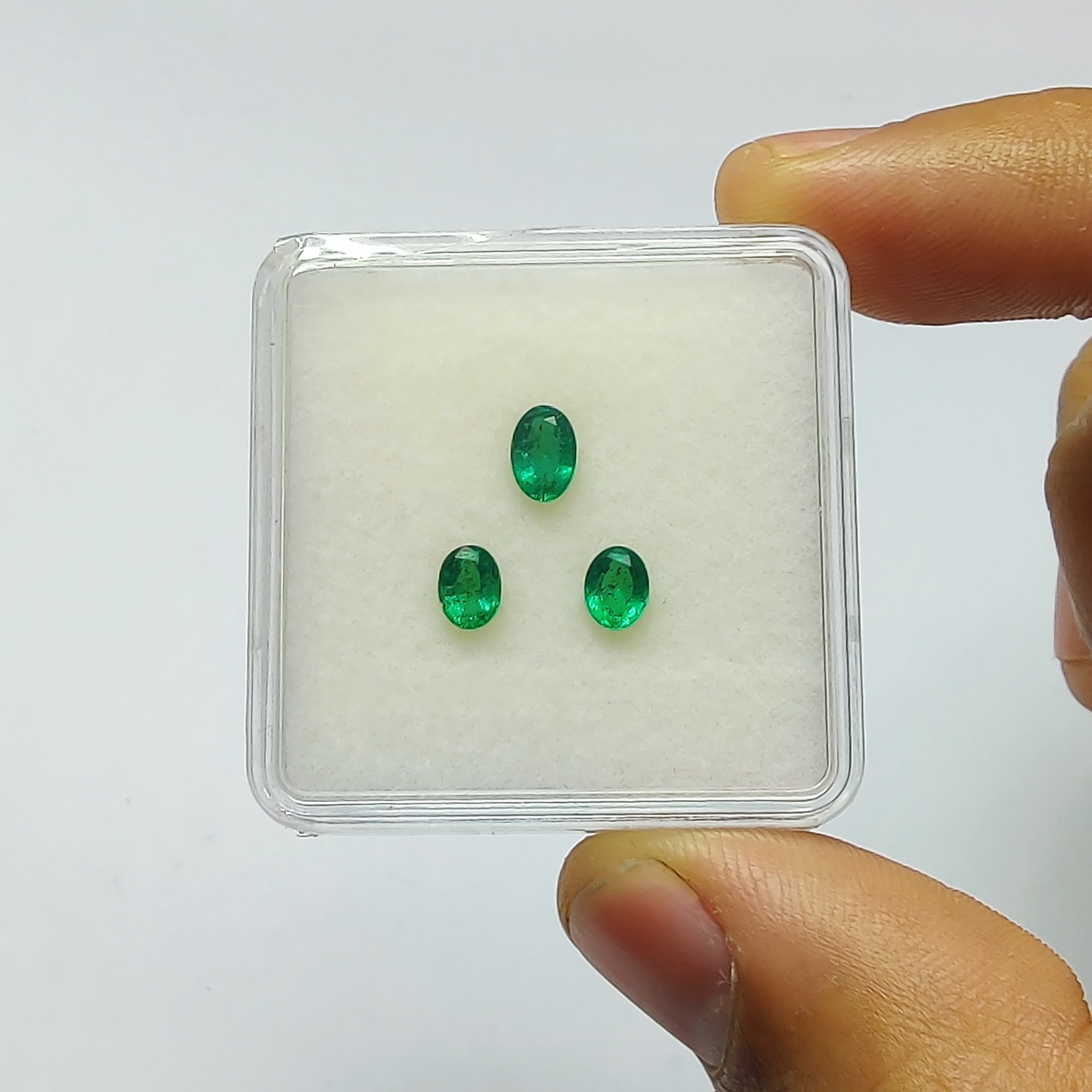1.00ct Natural Untreated Green Emerald Gemstone Set - Oval Cut 5x4mm & 6x4mm (3pcs) | Jewelry Making, Engagement Rings & Birthstone Gifts