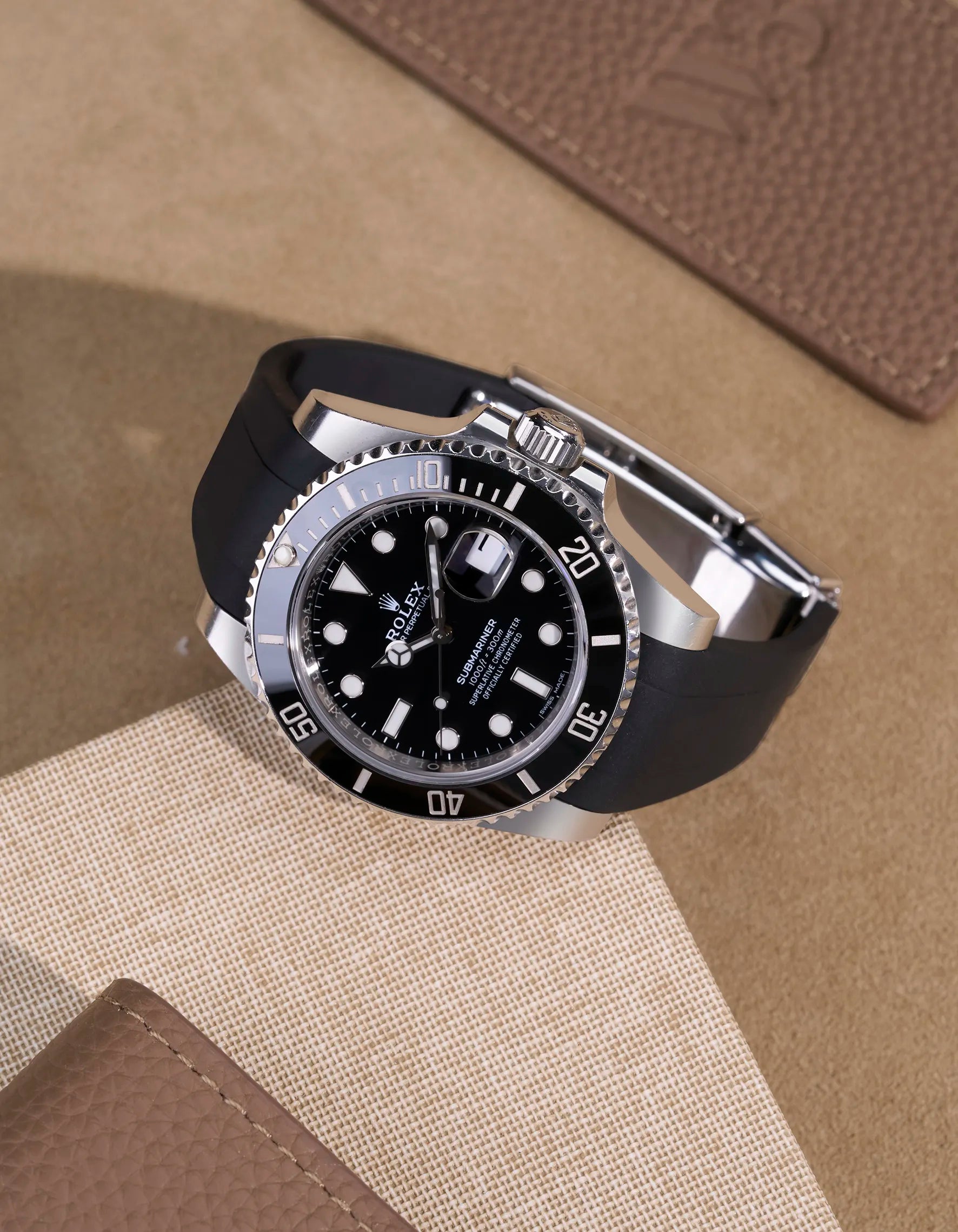 Premium FKM Rubber Watch Band with Original Clasp for Rolex Submariner 116610LN & 114060LN – Durable, Waterproof Replacement Strap for Diving, Swimming & Outdoor Activities