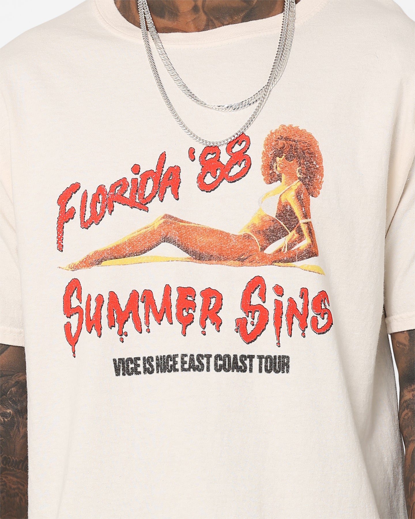 Vintage American Thrift Summer Sins T-Shirt - Off White Retro Graphic Tee for Casual Wear & Street Style Outfits