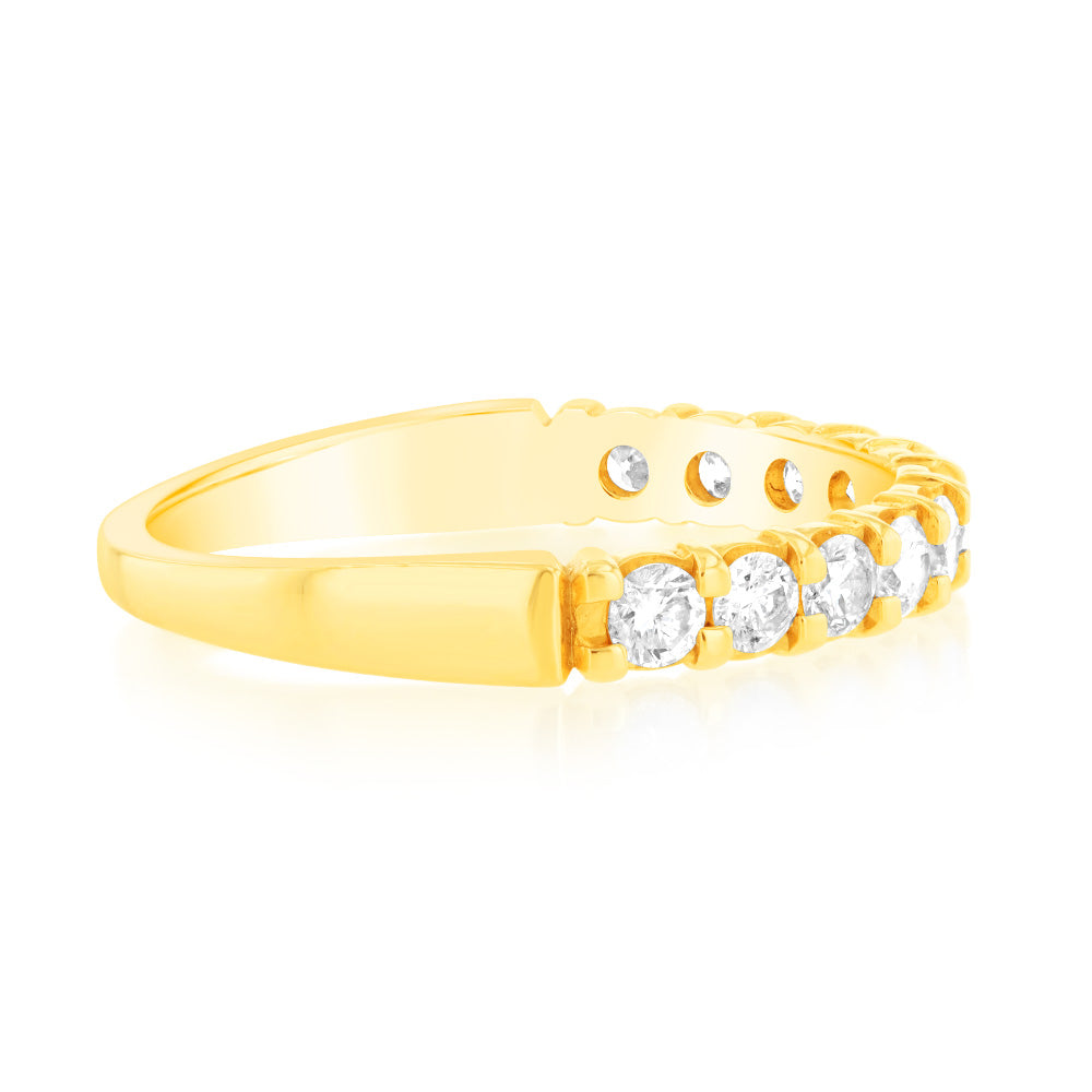 18ct Yellow Gold Diamond Ring - 1/2 Carat Total Weight, 11 Round Cut Diamonds - Elegant Engagement & Wedding Band for Women