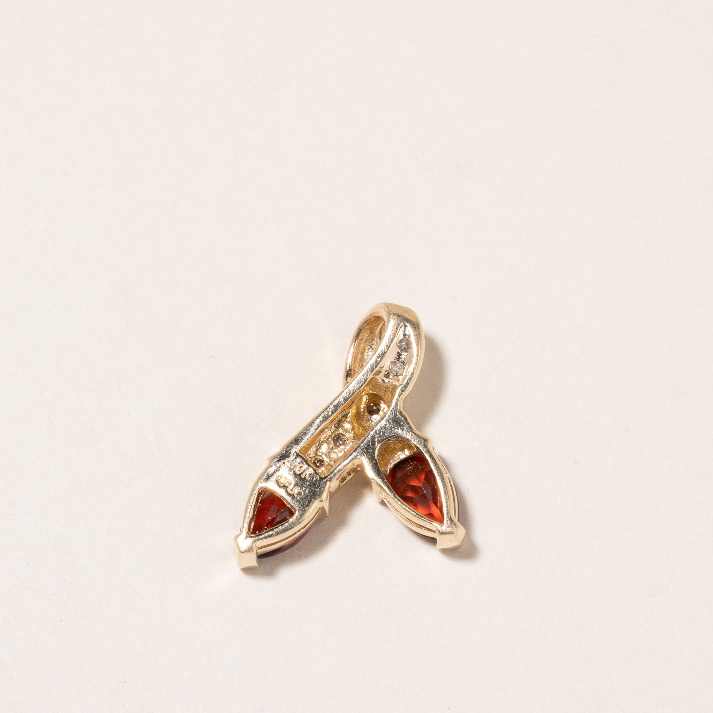 10K Yellow Gold Garnet and Diamond Pendant Necklace - 1.12ctw Garnet & 0.07ctw Diamond - Elegant Jewelry Gift for Women, Perfect for Valentine's Day, Anniversary or Birthday