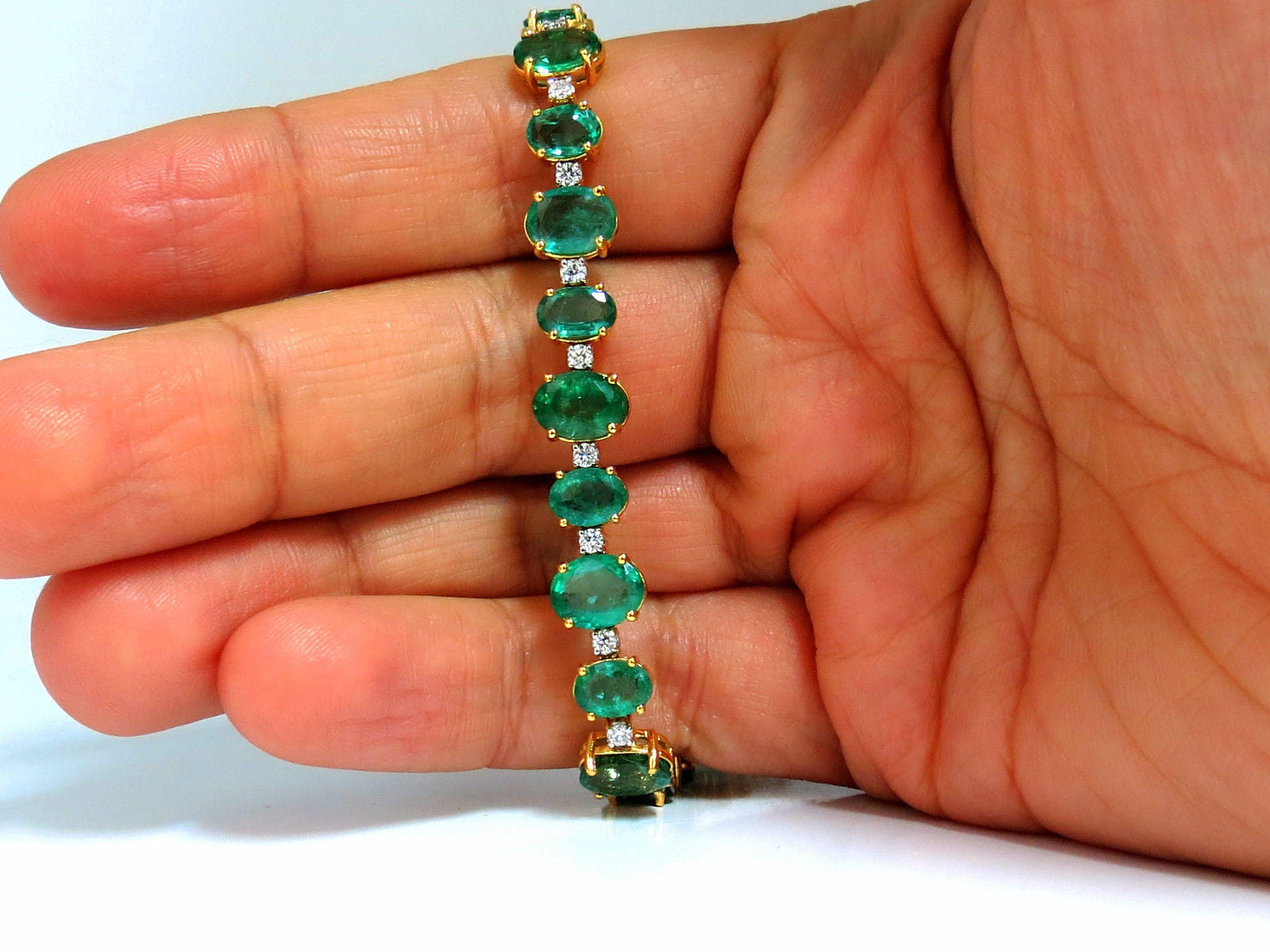 22.86ct Natural Bright Green Emerald & Diamond Tennis Bracelet in 14K Gold - Perfect for Weddings, Parties & Special Occasions