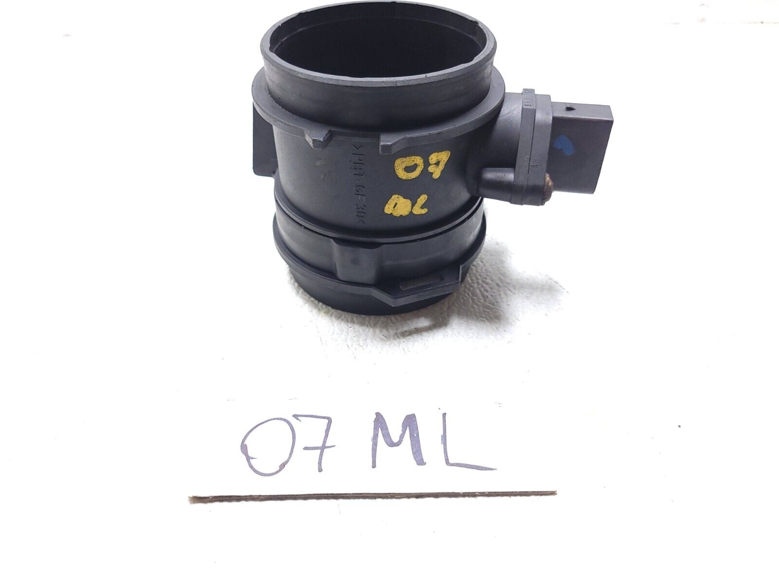 06-11 Mercedes ML500 MAF Mass Air Flow Sensor A1130940048 OEM Replacement - Improve Engine Performance & Fuel Efficiency for Smooth Driving