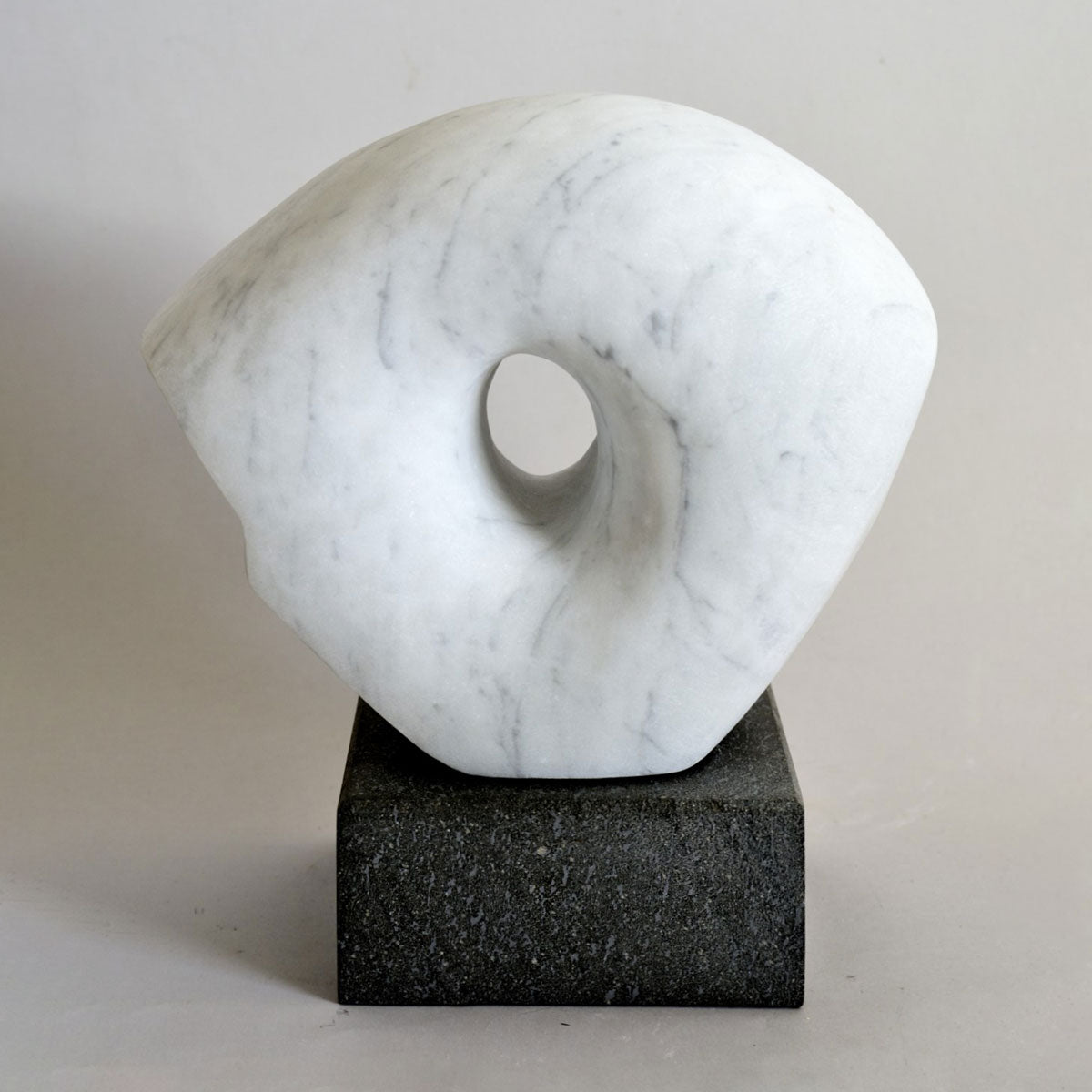 Handcrafted Carrara Marble Sculpture - Elegant Home Decor for Living Room, Office & Garden - Perfect Gift for Art Lovers