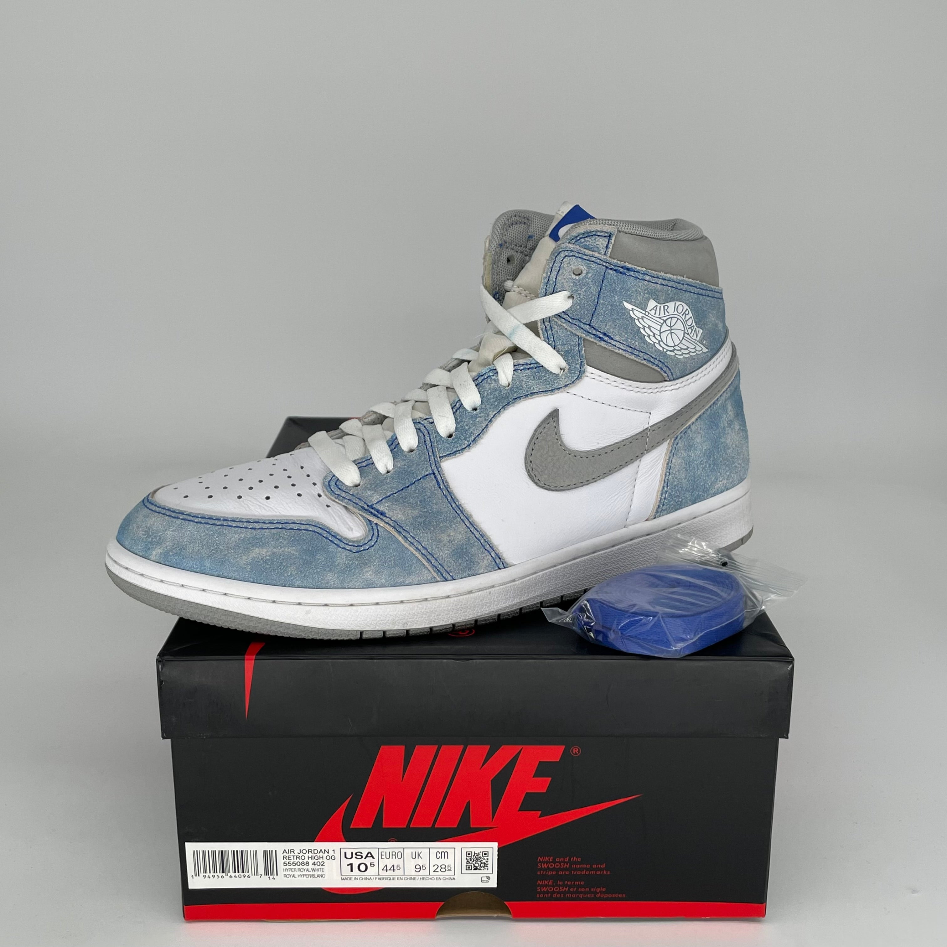 AIR JORDAN 1 HYPER ROYAL Sneakers - Men's Size 10.5 (555088-402) - Blue & White High-Top Basketball Shoes for Streetwear & Casual Style