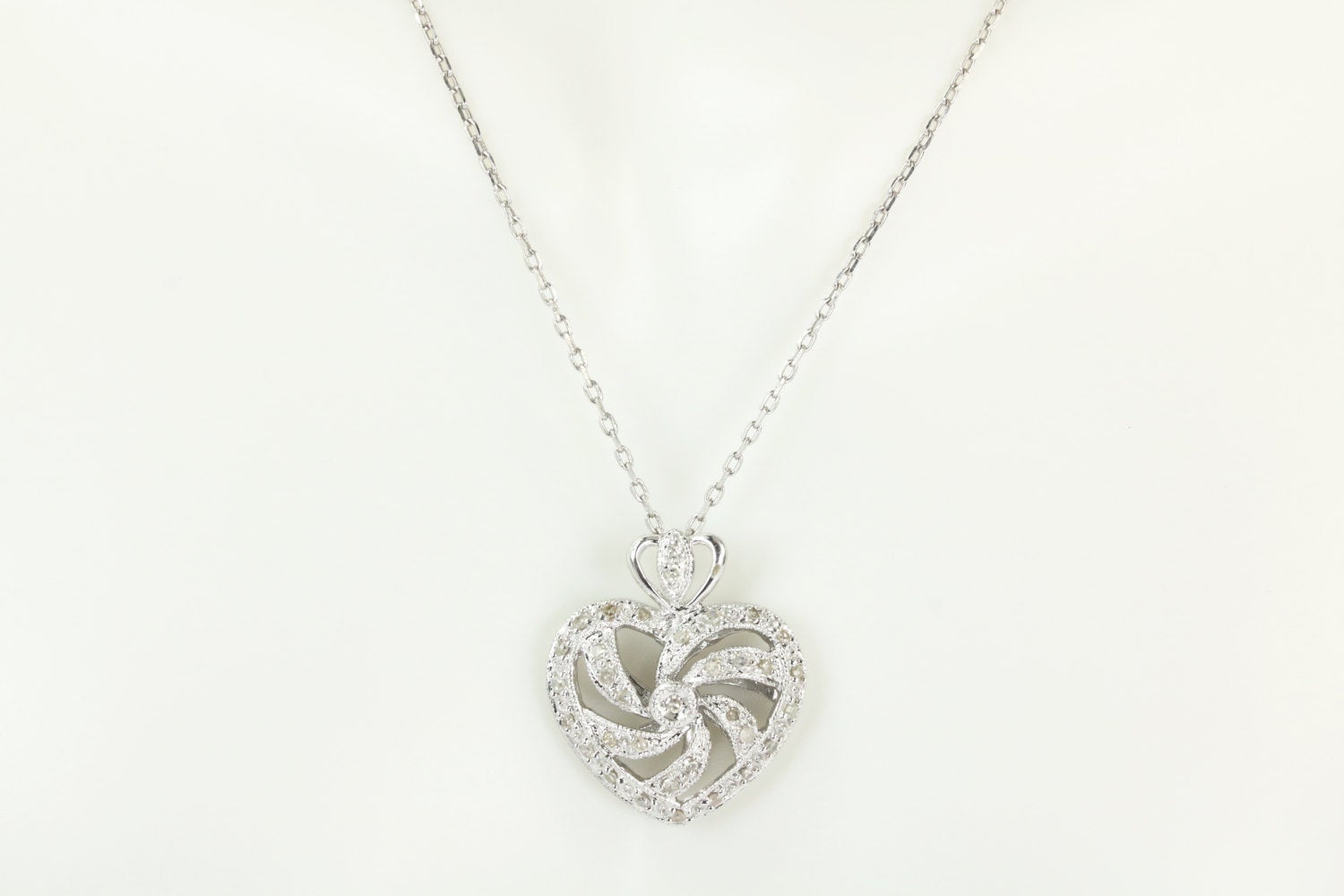 14K White Gold Diamond Heart Pendant Necklace - Elegant Jewelry Gift for Women, Valentine's Day, Anniversary & Special Occasions