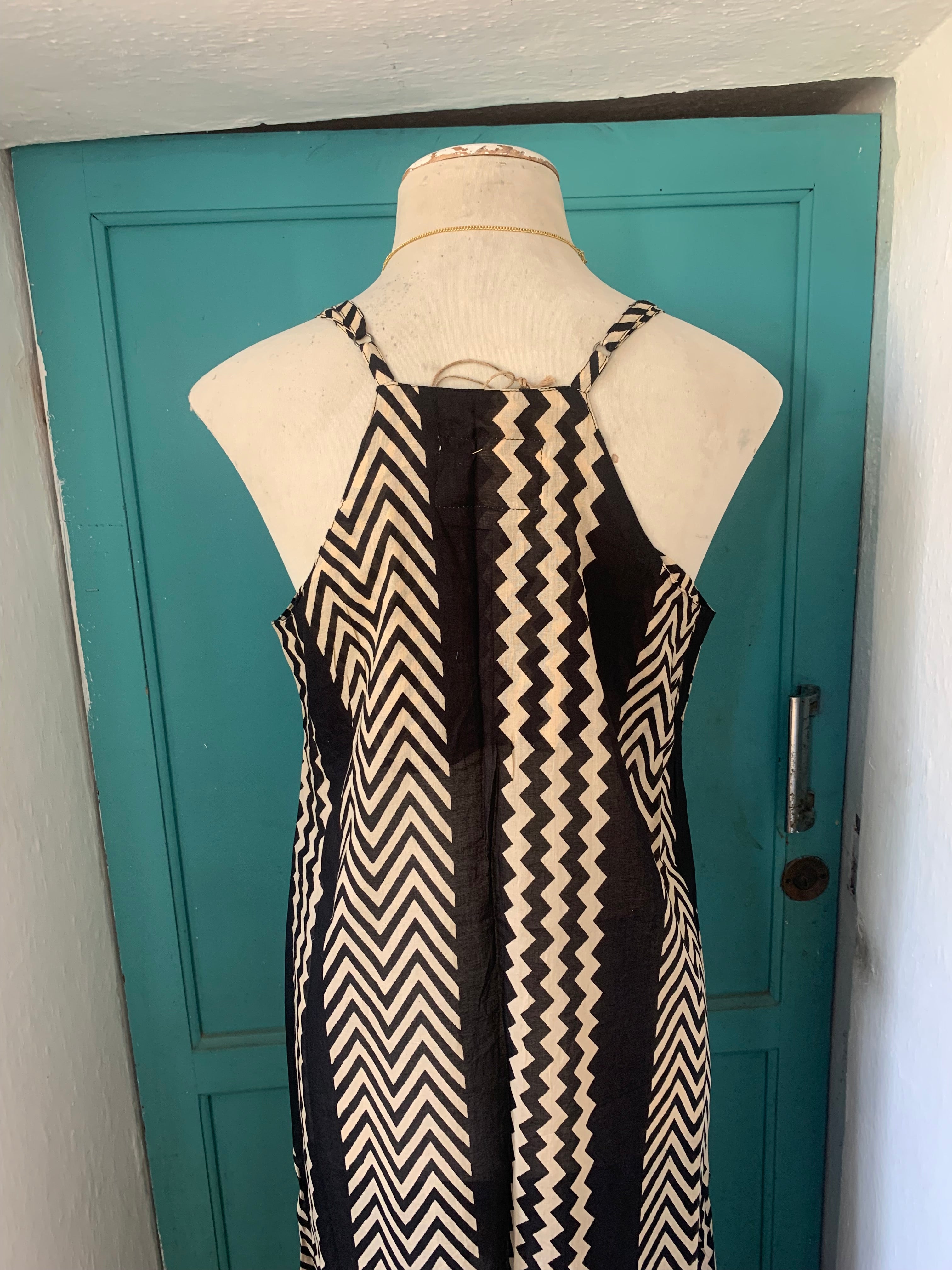 Elegant Geometric Print Long Dress for Women - Stylish & Comfortable Maxi Dress for Casual Outings, Parties, and Summer Vacations
