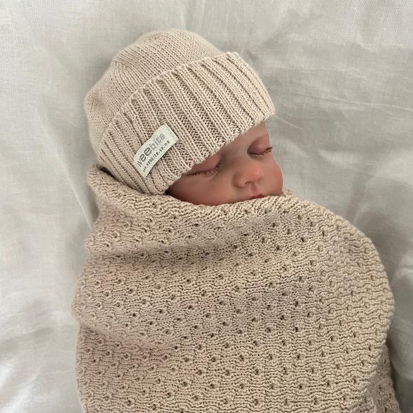Premium Merino Wool Wrap & Beanie Set - Soft, Warm & Breathable for Winter Travel, Outdoor Activities & Cozy Home Wear
