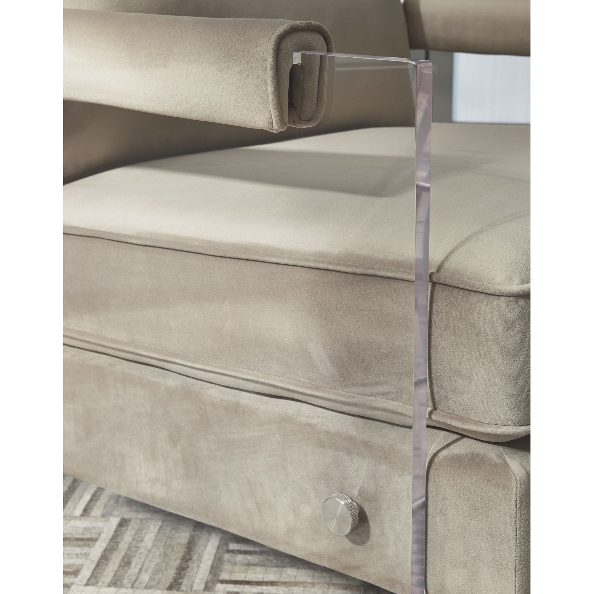 Avonley Modern Accent Chair in Taupe - Stylish Living Room Seating for Home Decor & Relaxation
