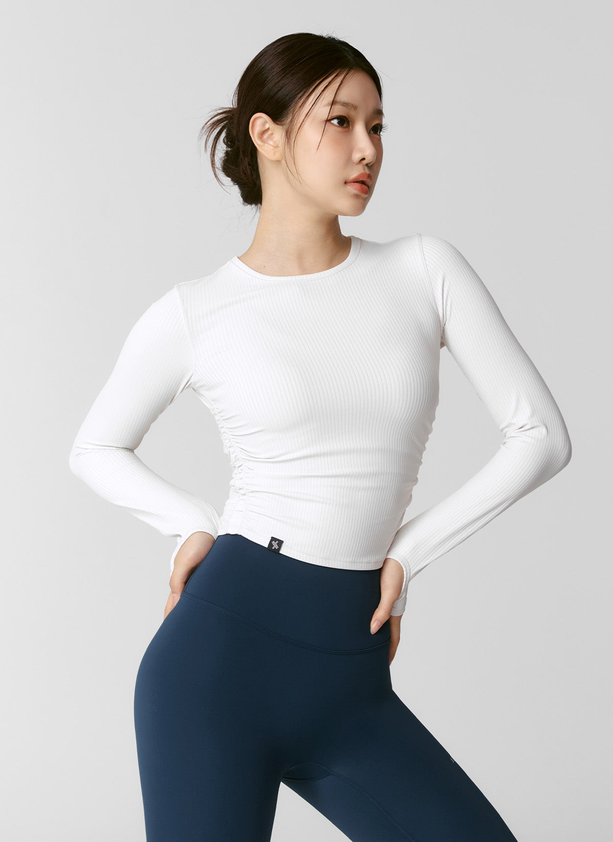 Stylish Side Shirring Crop Long Sleeve Top for Women - Perfect for Casual Outings, Date Nights & Layered Outfits