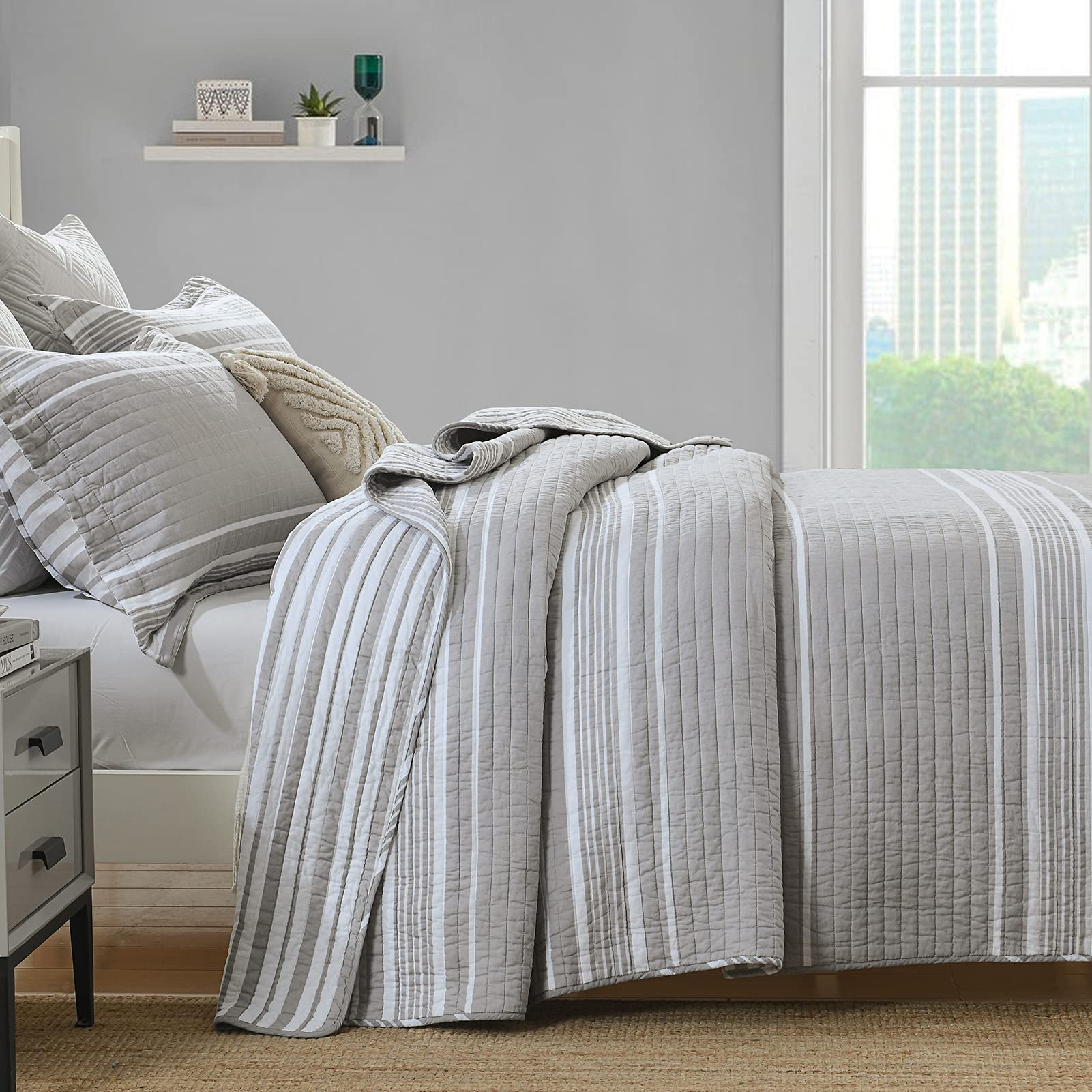 Y-PLWOMEN 100% Cotton King Size Quilt Set - Lightweight Reversible Grey Striped Bedspread for All Seasons | 3-Piece Quilted Coverlet for King Bed | Perfect for Master Bedroom, Guest Room & Cozy Home Decor