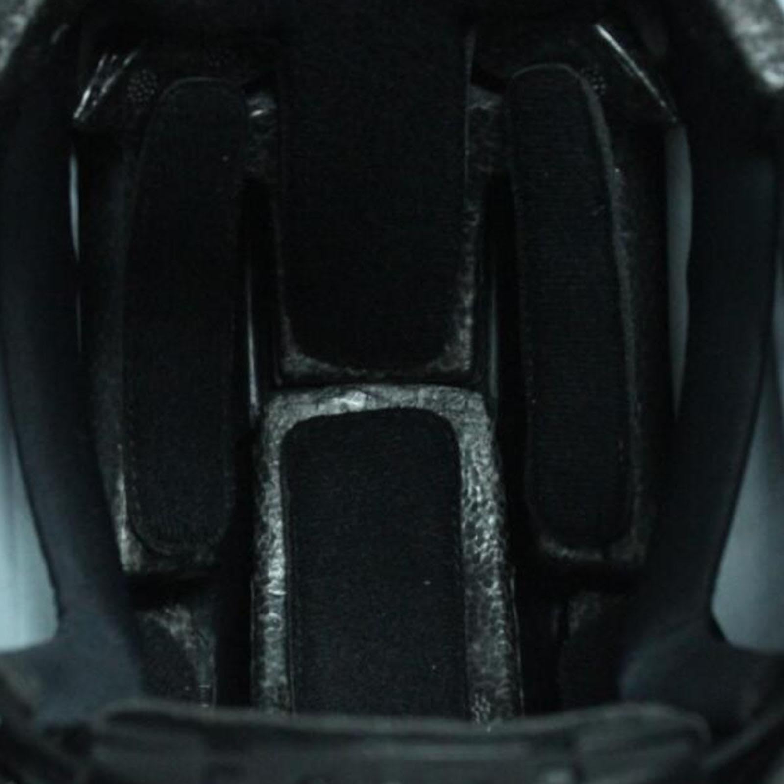 DYNWAVE Adjustable Ice Hockey Helmet - Professional Hockey Equipment for Training & Matches - Protective Headgear for Ice Skating, Youth & Adult Hockey Players