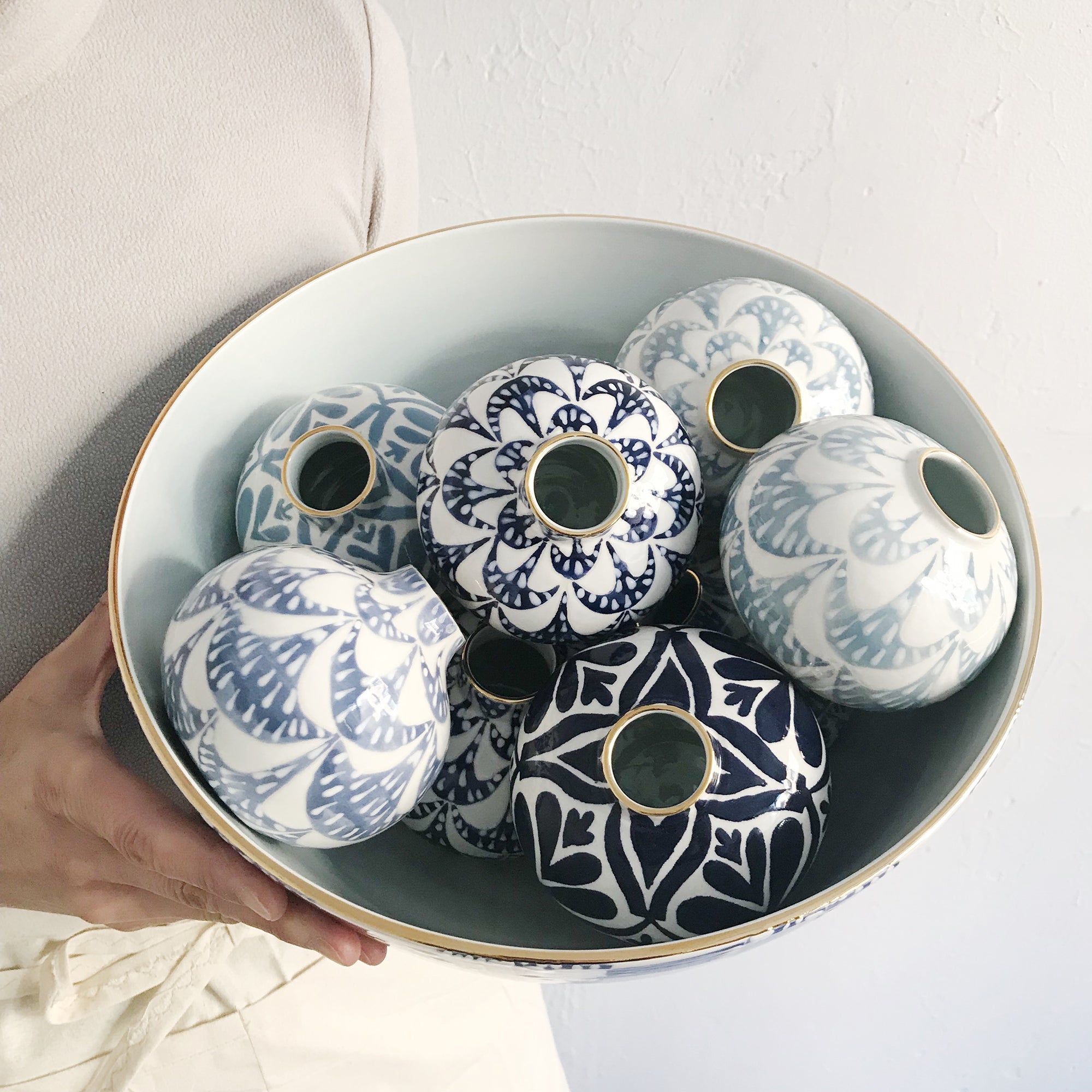 Delft Blue Fans Bud Vase - Handmade Ceramic Floral Vase for Home Decor, Wedding Centerpieces & Dutch-Inspired Interior Design