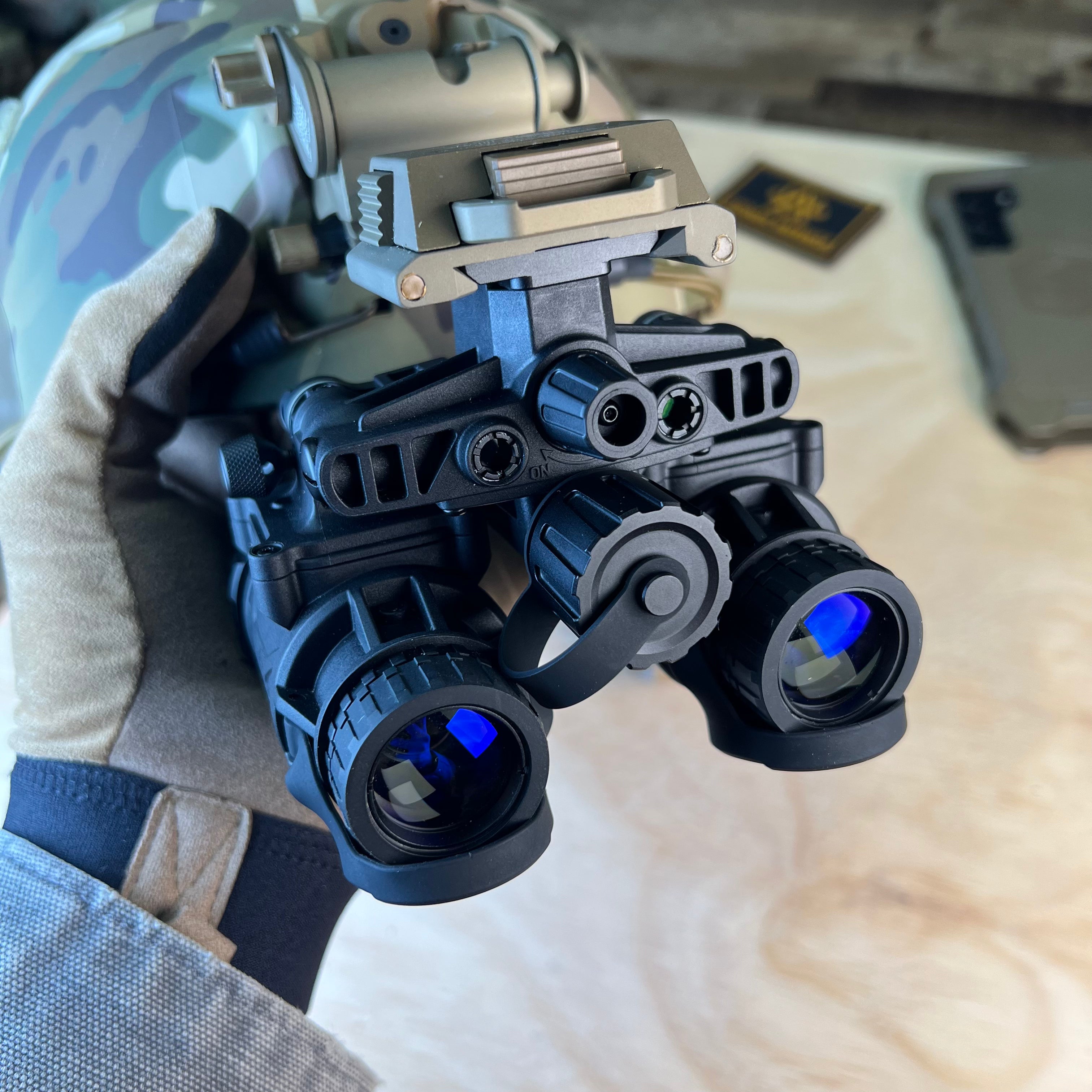 RNV 31 Gen 2+ White Phosphor Night Vision Goggles - Lightweight Complete Kit for Hunting, Security & Outdoor Adventures