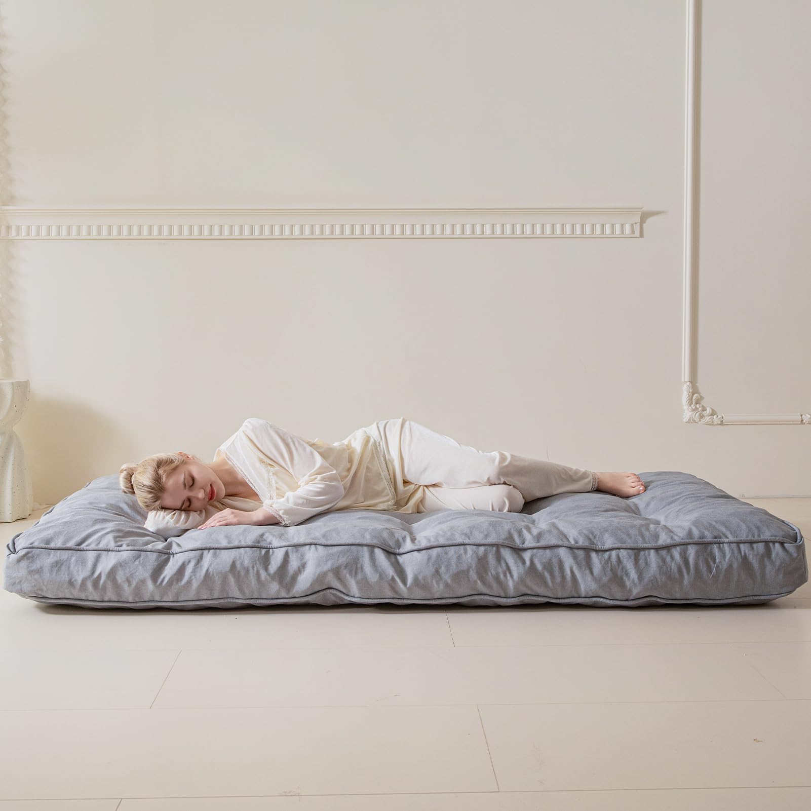 MAXYOYO 6-Inch Thick Futon Mattress with Shredded Foam Filling - Medium Firm Grey Sofa Bed Couch Mattress for Guest Room, Dorm, Apartment & Small Spaces (Frame Not Included)
