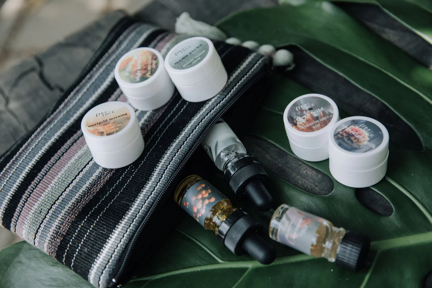 Premium Discovery & Travel Set - Adventure Gear for Outdoor Enthusiasts - Perfect for Camping, Hiking & Backpacking Trips