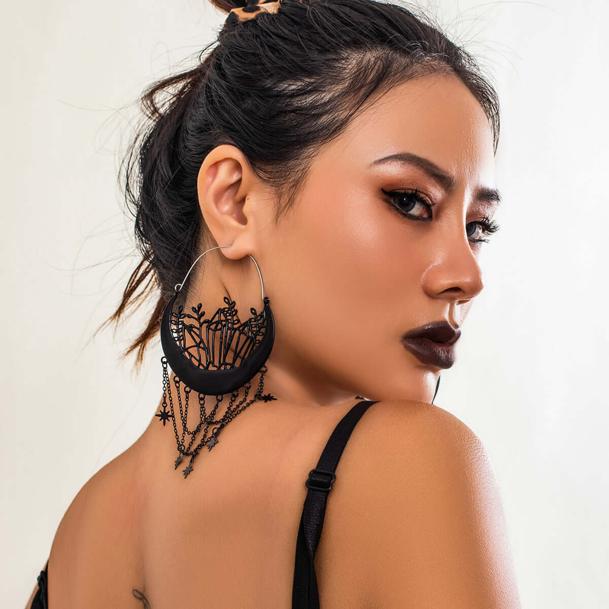 Gothic Halloween Black Magic Vampire Drop Earrings NZ3024 | Elegant Gothic Jewelry for Women | Perfect for Halloween, Cosplay, and Dark Fashion Accessories
