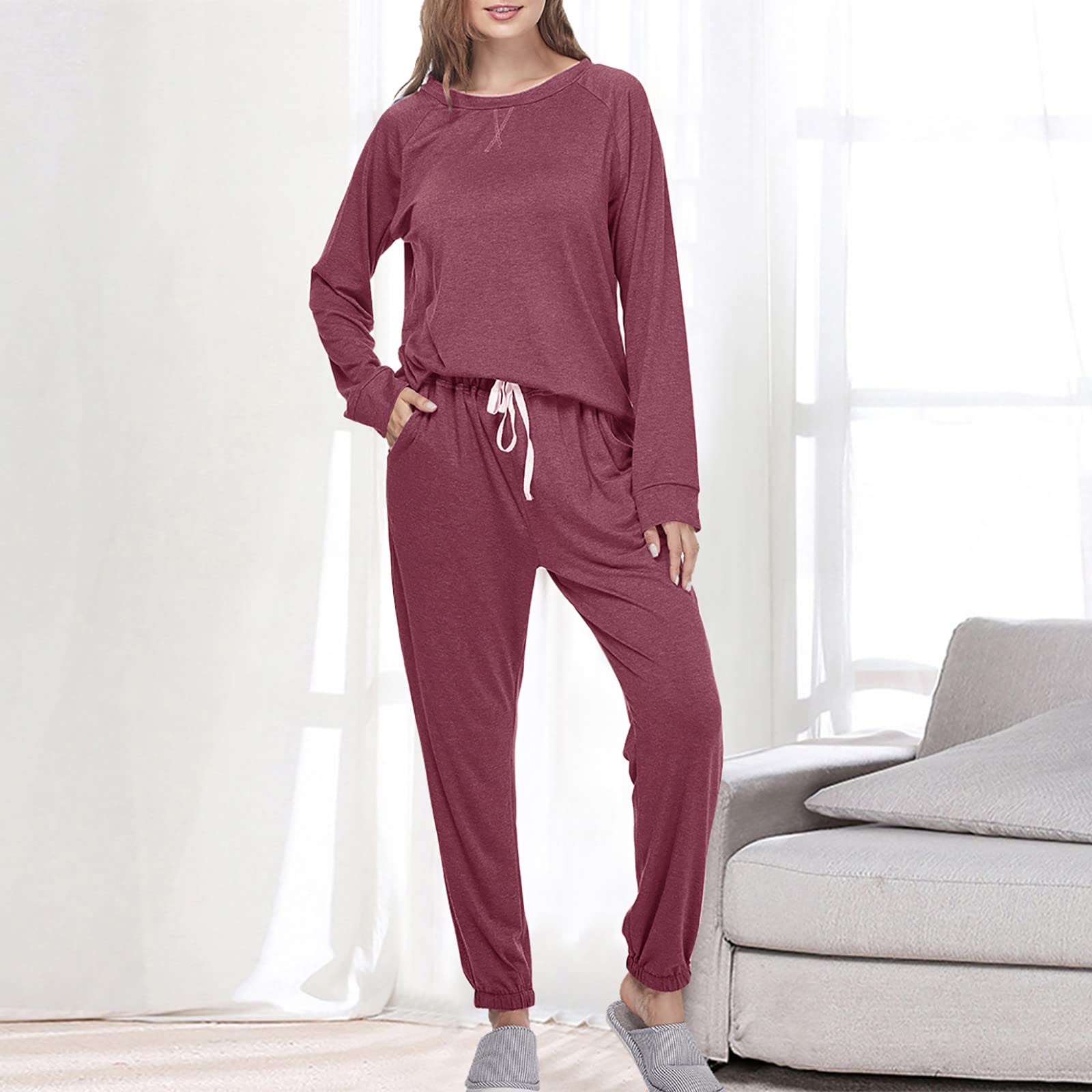Cysincos Women's 2-Piece Sweatsuit Set - Long Sleeve Pullover & Drawstring Jogger Pants - Soft Loungewear for Yoga, Running, Gym, and Home Relaxation