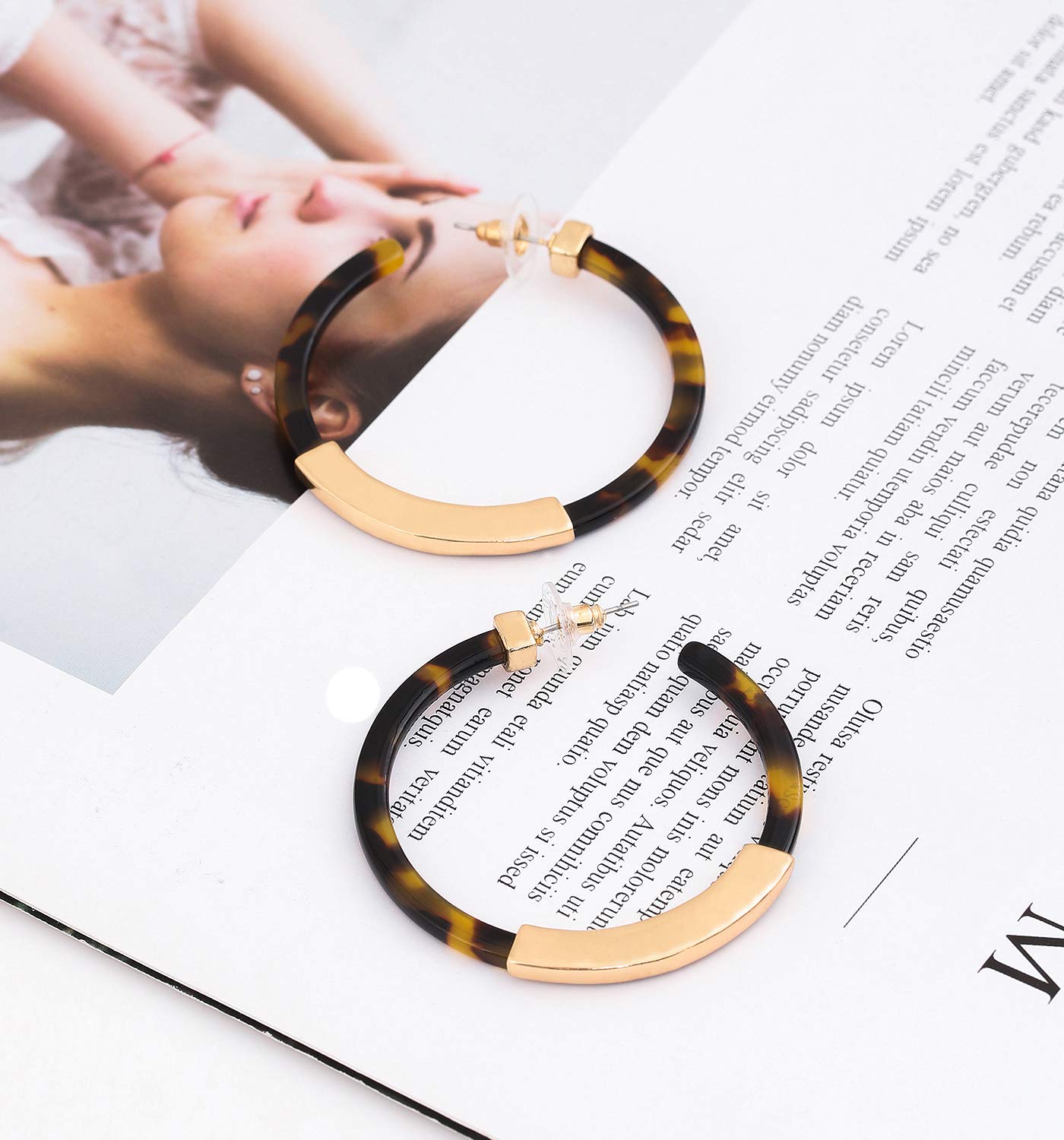 Stylish Geometric Acrylic Hoop Earrings for Women - Bohemian Tortoise Shell Design Fashion Jewelry - Perfect for Casual Wear, Parties & Gift Giving