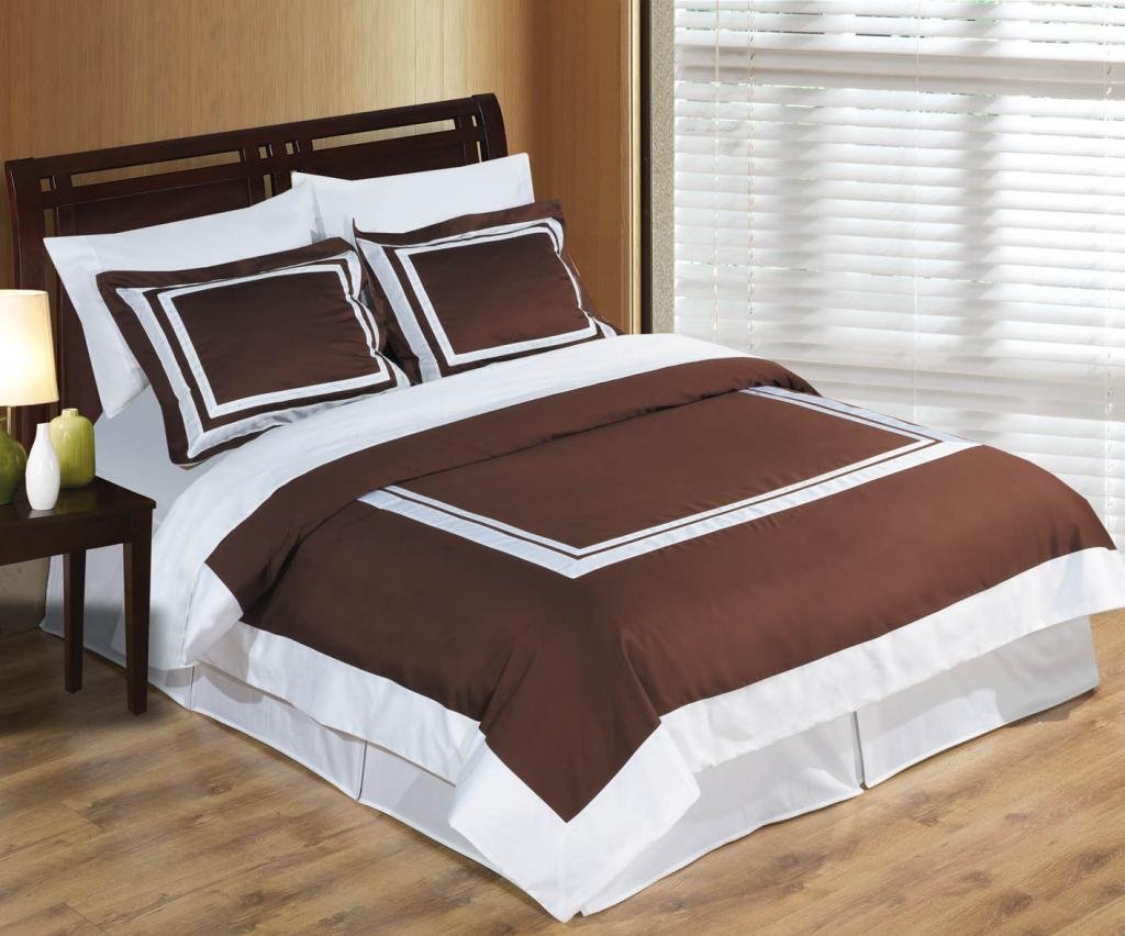 Luxurious Egyptian Cotton 3-Piece Twin Comforter Set - 300 Thread Count, Ultra Soft White & Chocolate Hotel Bedding | All-Season Down Alternative for Cozy Sleep & Stylish Bedroom Decor