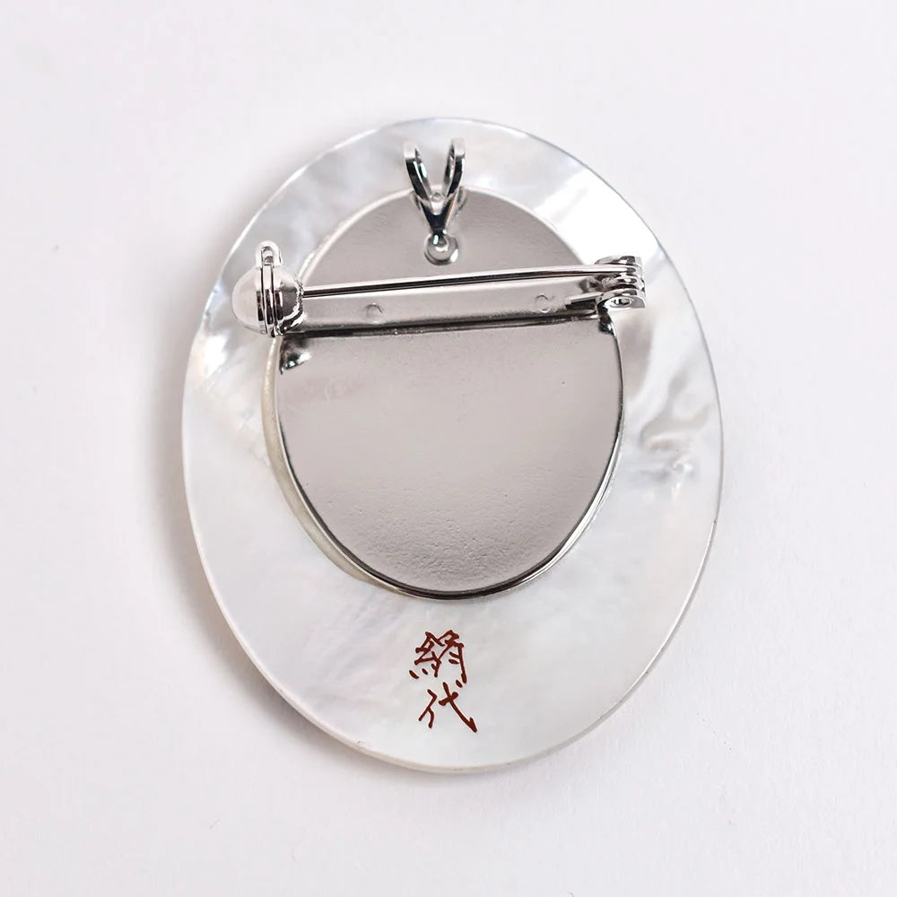 Exquisite Maki-e Urushi Lacquer Brooch with White South Sea Pearl Shell Owl - Traditional Japanese Lacquer Jewelry for Women, Elegant Gift for Special Occasions, Tea Ceremonies & Cultural Events