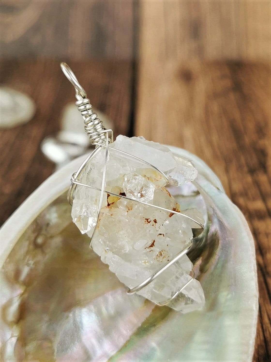 Natural Arkansas Quartz Cluster Pendant Necklace - Healing Crystal Jewelry for Women, Spiritual Energy Protection - Perfect for Meditation, Yoga & Gift Giving
