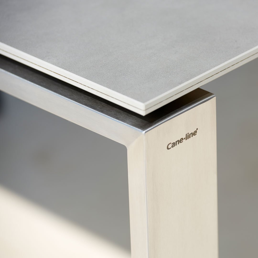 Extendable Edge Outdoor Dining Table - Perfect for Patio, Garden, and Backyard Entertaining