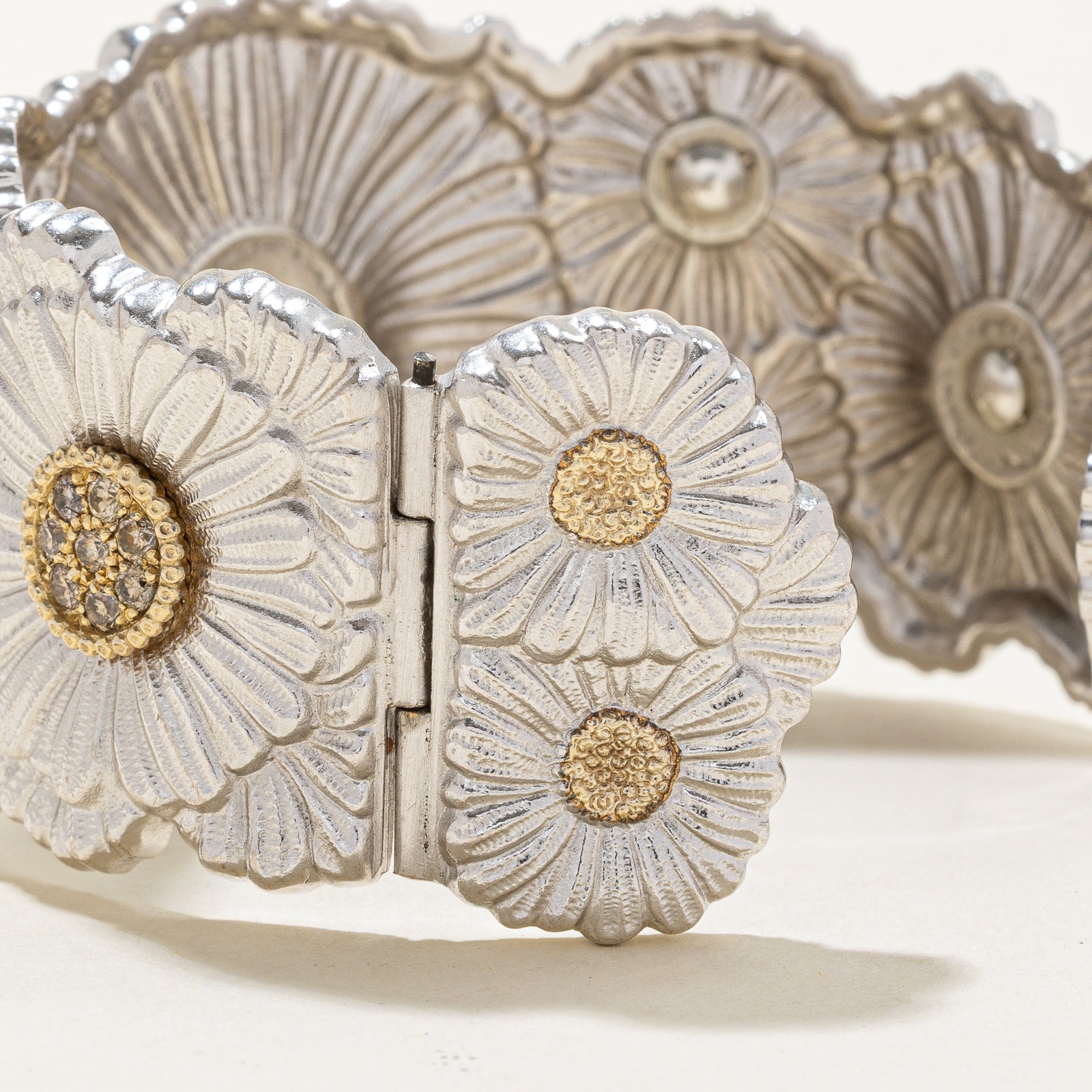 Buccellati Blossoms Diamond Bracelet | 1.60 Carat Total Weight | 6-Inch Length | Luxury Jewelry for Women | Perfect for Weddings, Anniversaries & Special Occasions