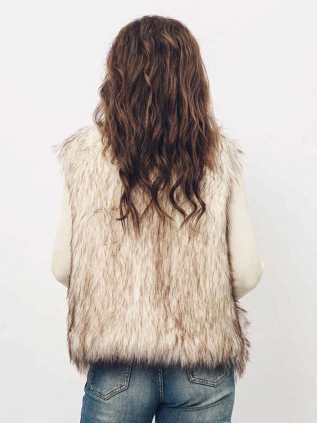 Aukmla Women's Faux Fur Vest - Short Sleeveless Coat Jacket for Winter, Warm Waistcoat Outwear for Spring, Autumn & Winter | Cozy Layering for Office, Date Night & Outdoor Activities