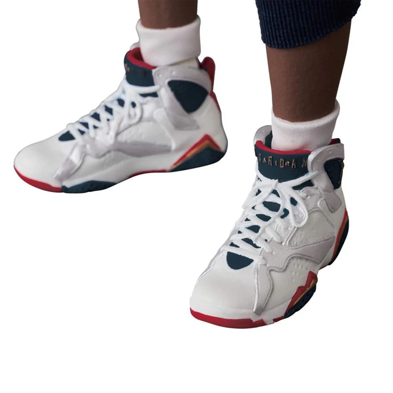 Michael Jordan 1992 Team USA NBA Action Figure No. 132 MAFEX x Medicom - Collectible Basketball Player Toy for Fans & Display