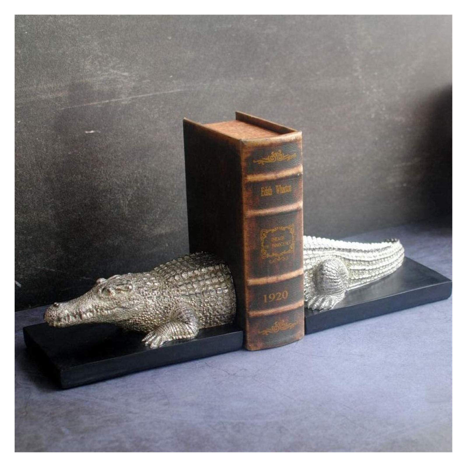 Vintage Silver Crocodile Sculpture - Retro Home & Office Decor, American Style Bookend for Study, Bookshelf & Desk Accessory - Perfect Gift for Animal Lovers & Home Decor Enthusiasts