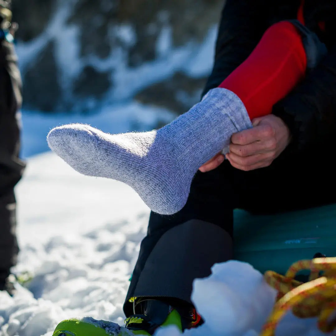 Premium Merino Wool Hiking Socks for Men & Women - Moisture Wicking, Temperature Regulating, Odor Resistant - Perfect for Outdoor Adventures, Camping & Winter Sports