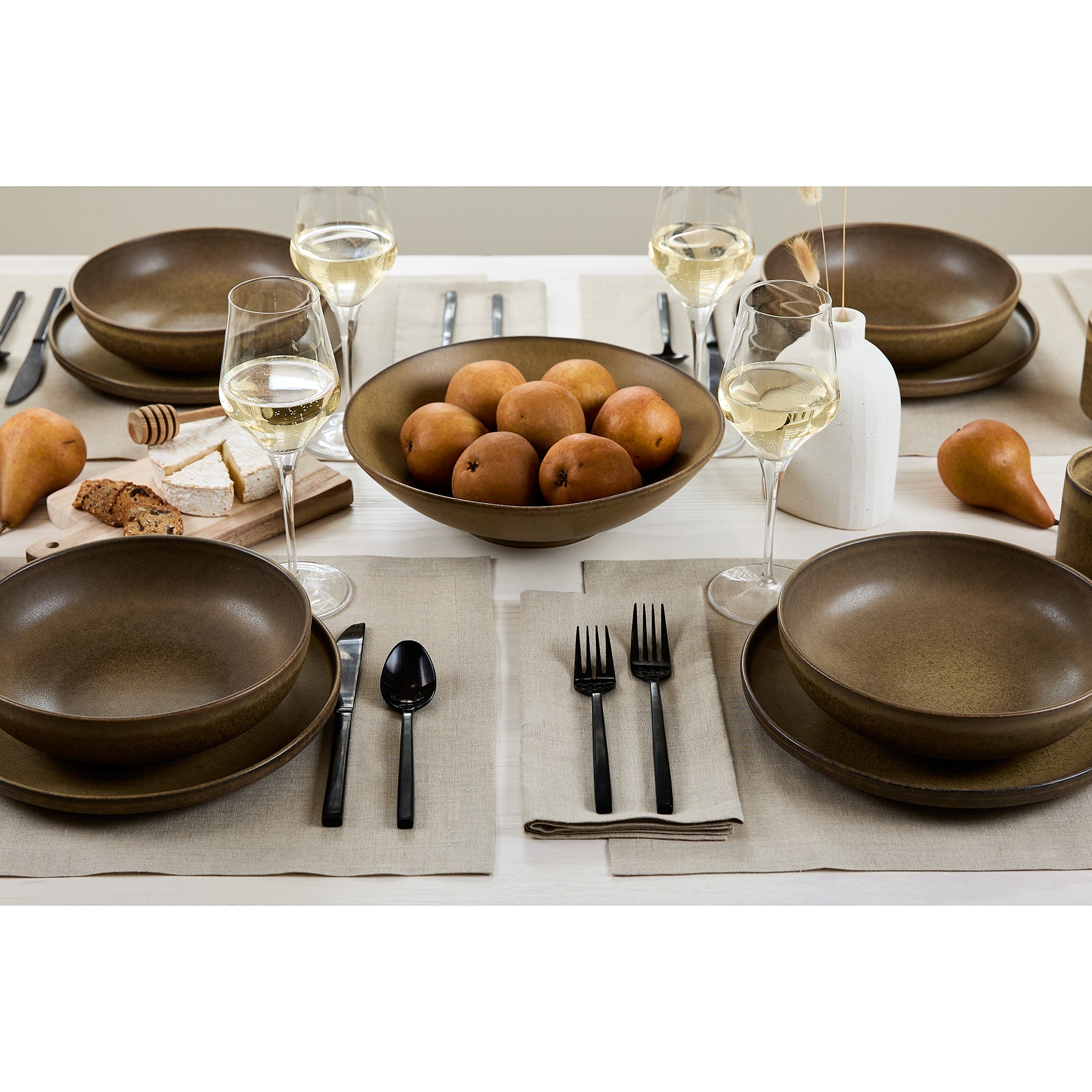 Eco-Friendly Linen Placemats Set of 6 - Premium Natural Table Mats for Dining, Kitchen, and Party Decor - Washable & Durable Home Tableware for Everyday Use and Special Occasions