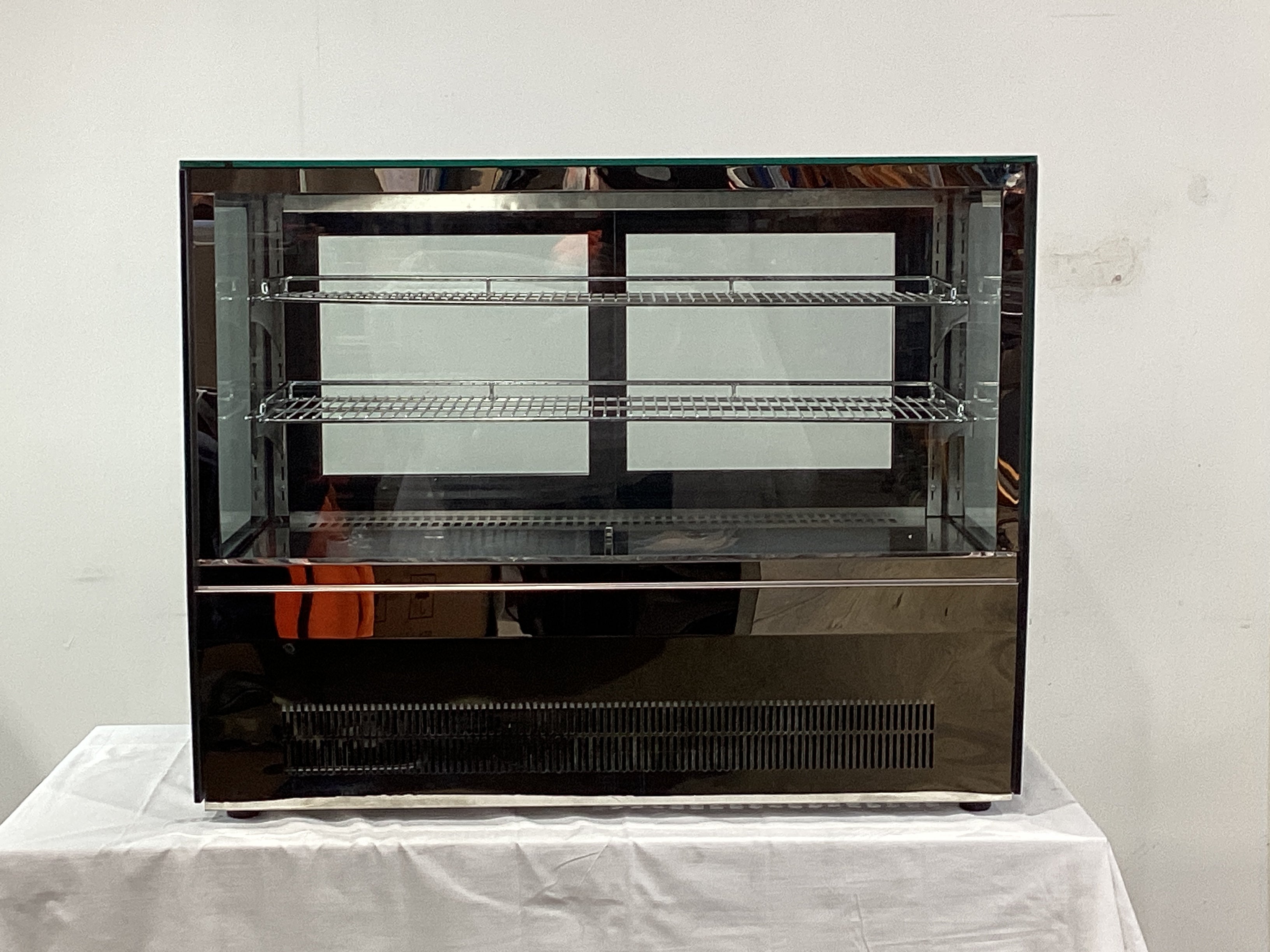 Bonvue GN 900RT Commercial Refrigerated Display Case - 836226 - Perfect for Supermarkets, Convenience Stores, and Restaurant Food Storage