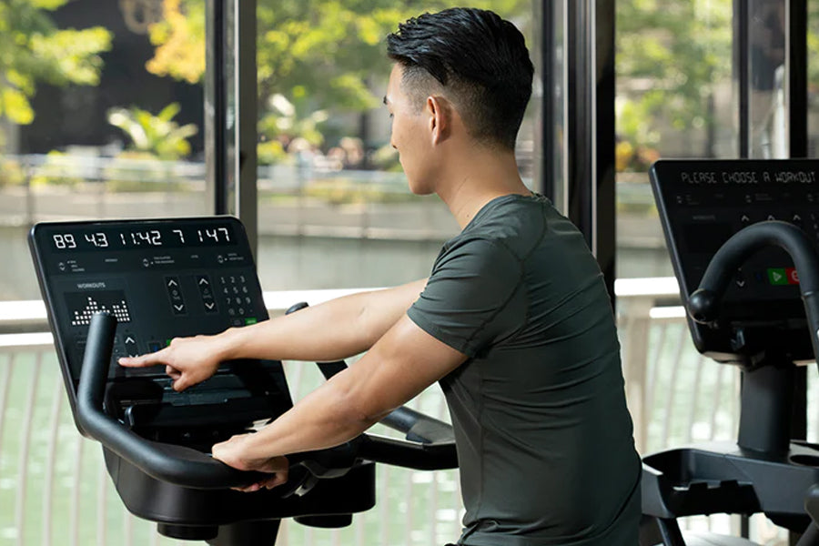 Life Fitness Club Series Plus Upright Exercise Bike - Commercial Grade Indoor Cycling Bike for Home & Gym Workouts - Perfect for Cardio Training, Weight Loss & Fitness Goals