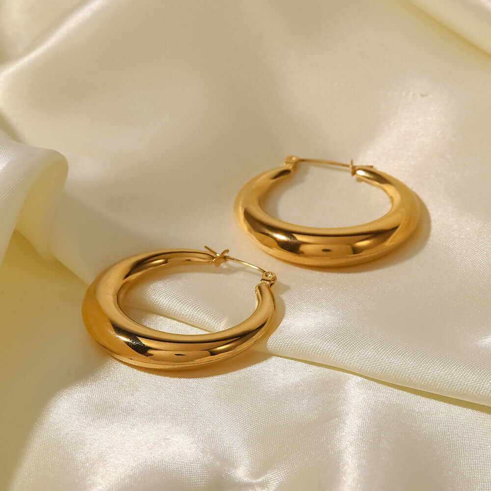 18K Gold Plated Chunky Hoop Earrings for Women - Large Statement Hoops - Trendy Fashion Jewelry Gift - Perfect for Parties, Weddings & Everyday Wear | JDE948