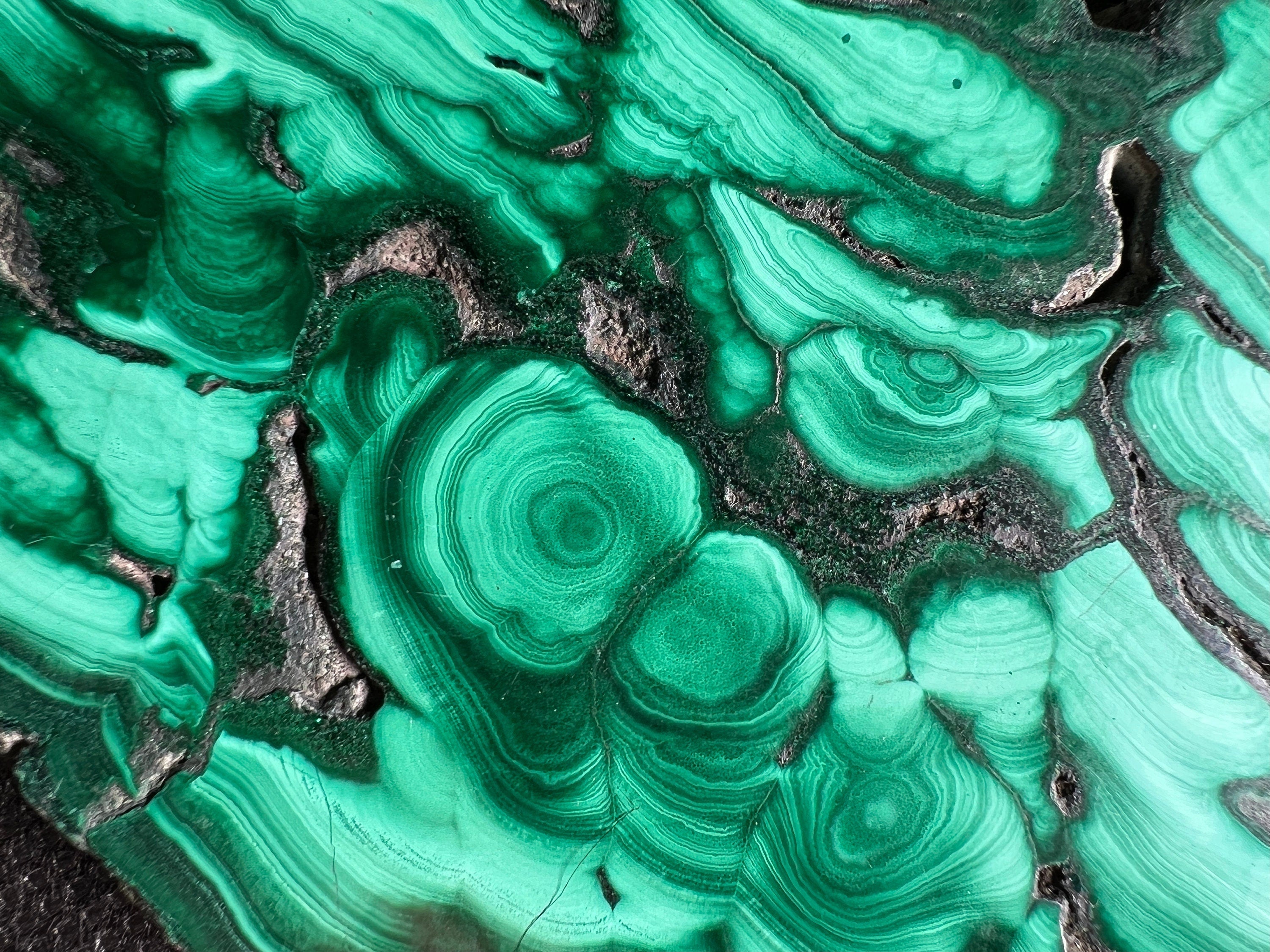 Natural Malachite Crystal Slab - Premium Green Malachite Stone for Jewelry Making, Unique Handcrafted Gift, Spiritual Healing & Home Decor | Perfect for DIY Crafts, Meditation Spaces & Luxury Interior Design