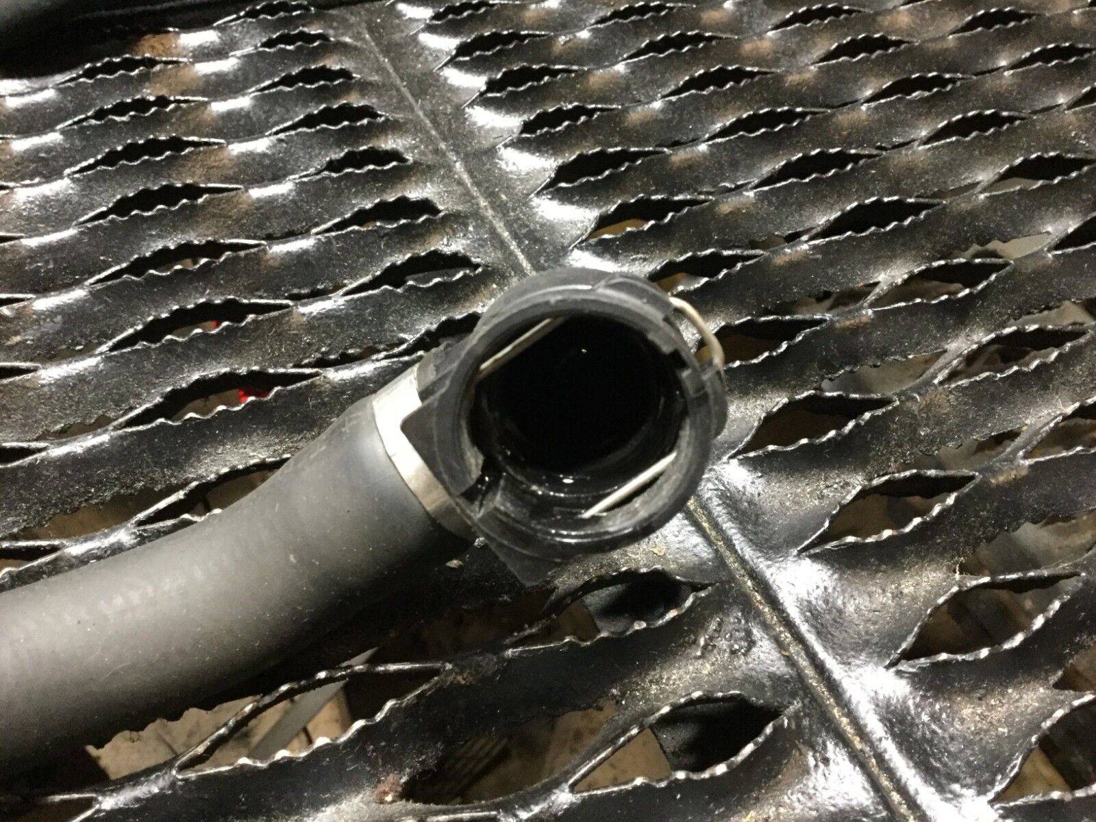 04 05 06 Porsche Cayenne 3.2L Radiator Hose Pipe Line - OEM Replacement Part for Engine Cooling System - Perfect for DIY Repairs & Maintenance