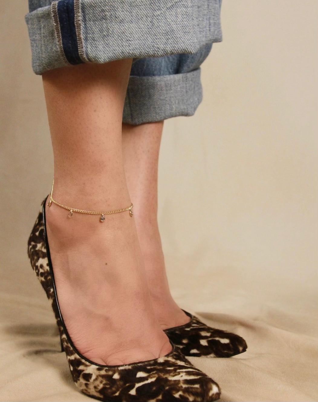18K Gold Filled 2mm Curb Chain Anklet with Bezel CZ Drop Charms - Elegant Ankle Bracelet for Women, Perfect for Beach, Party & Everyday Wear
