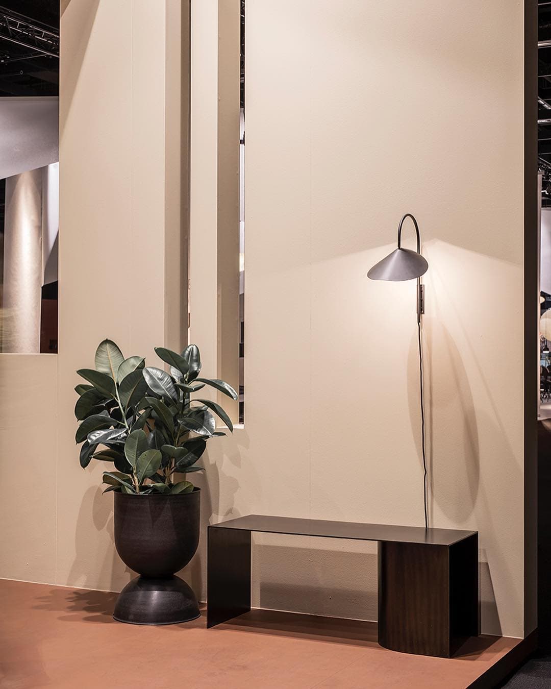 Alocasia Swivel Wall Light - Adjustable Modern LED Sconce for Bedroom, Living Room & Hallway - Perfect for Ambient Lighting and Home Decor