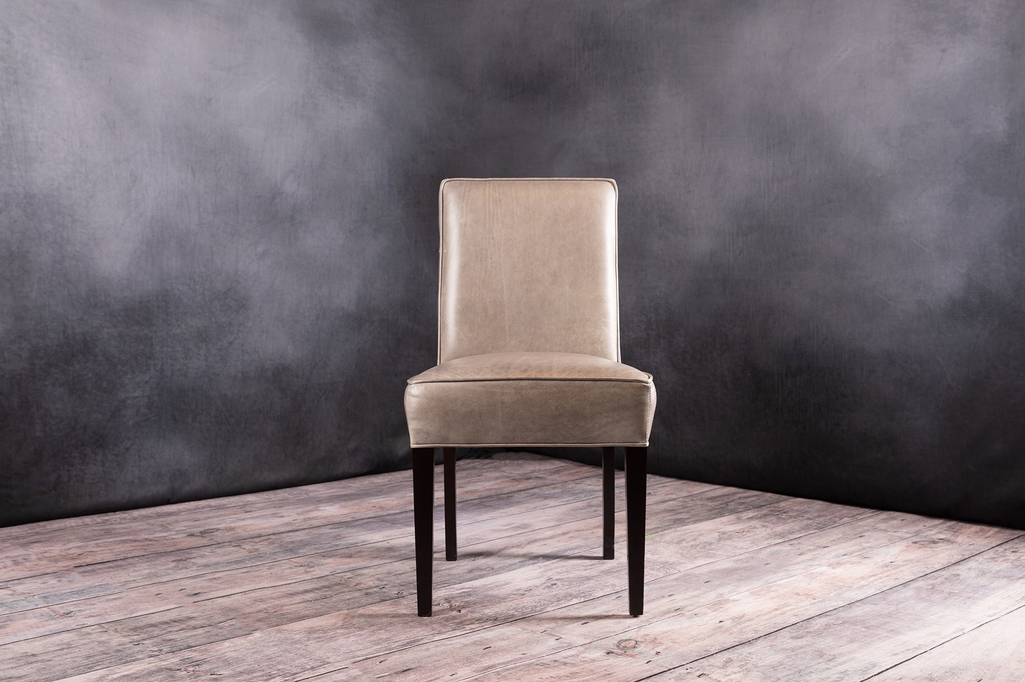 Classic Dining Chair - Sturdy Wooden Seat with Upholstered Cushion for Kitchen, Dining Room & Restaurant Use - Comfortable & Durable Home Furniture