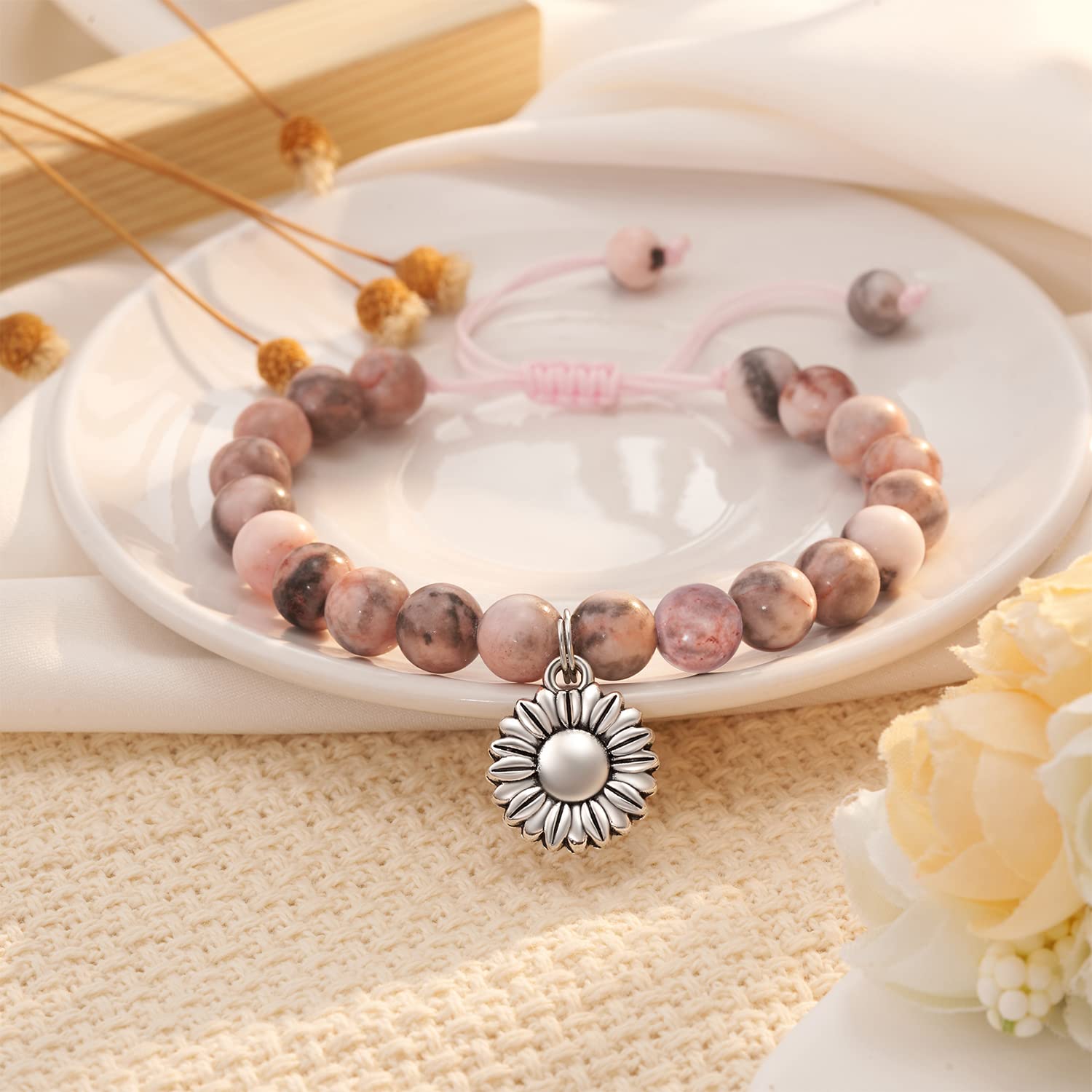 KINGSIN Graduation Bracelet - Elegant Jewelry Gift for Girls, College & High School Graduation (5th Grade, 8th Grade) - Perfect for Commencement Ceremonies & Graduation Parties
